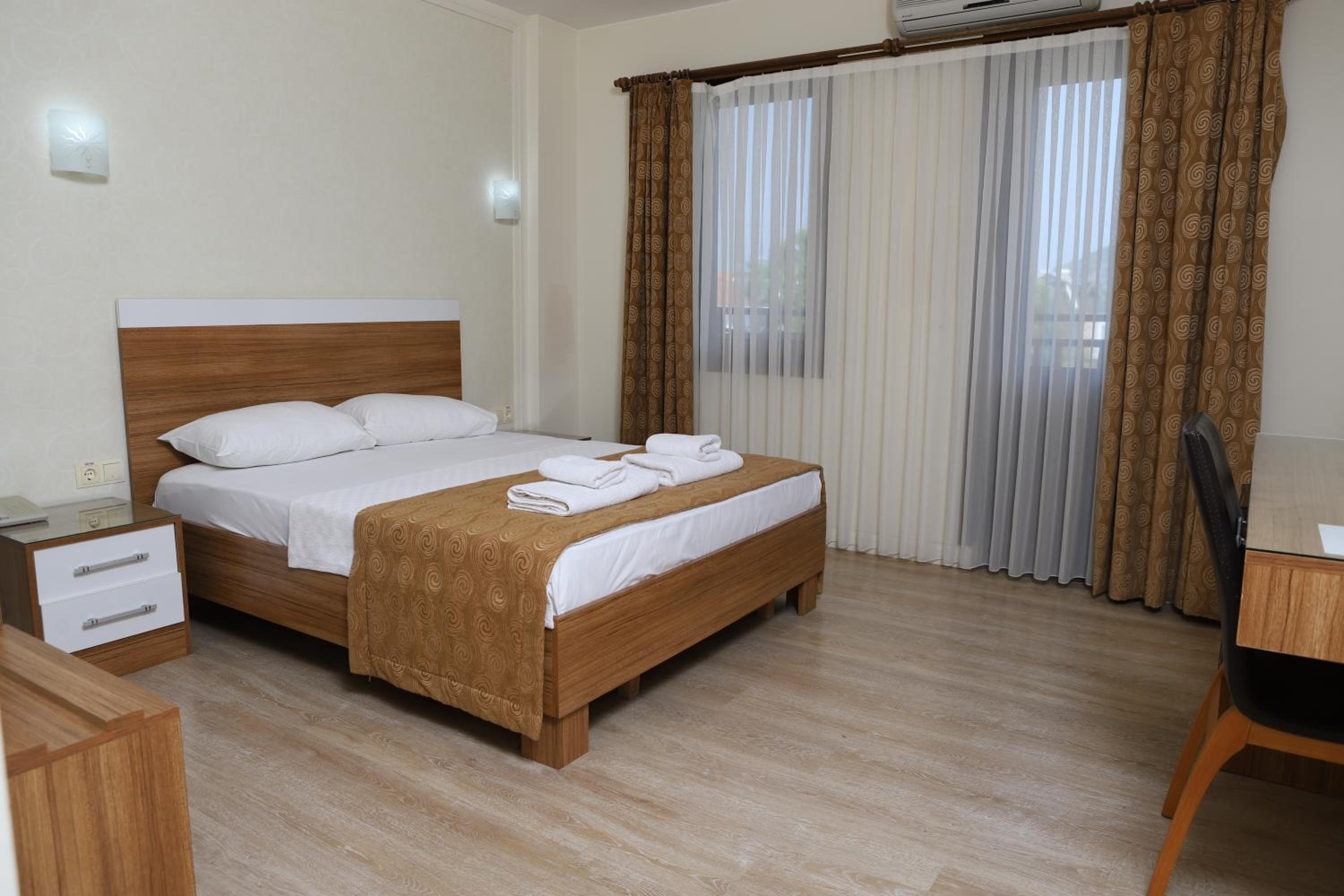 Double or Twin Room photo 3