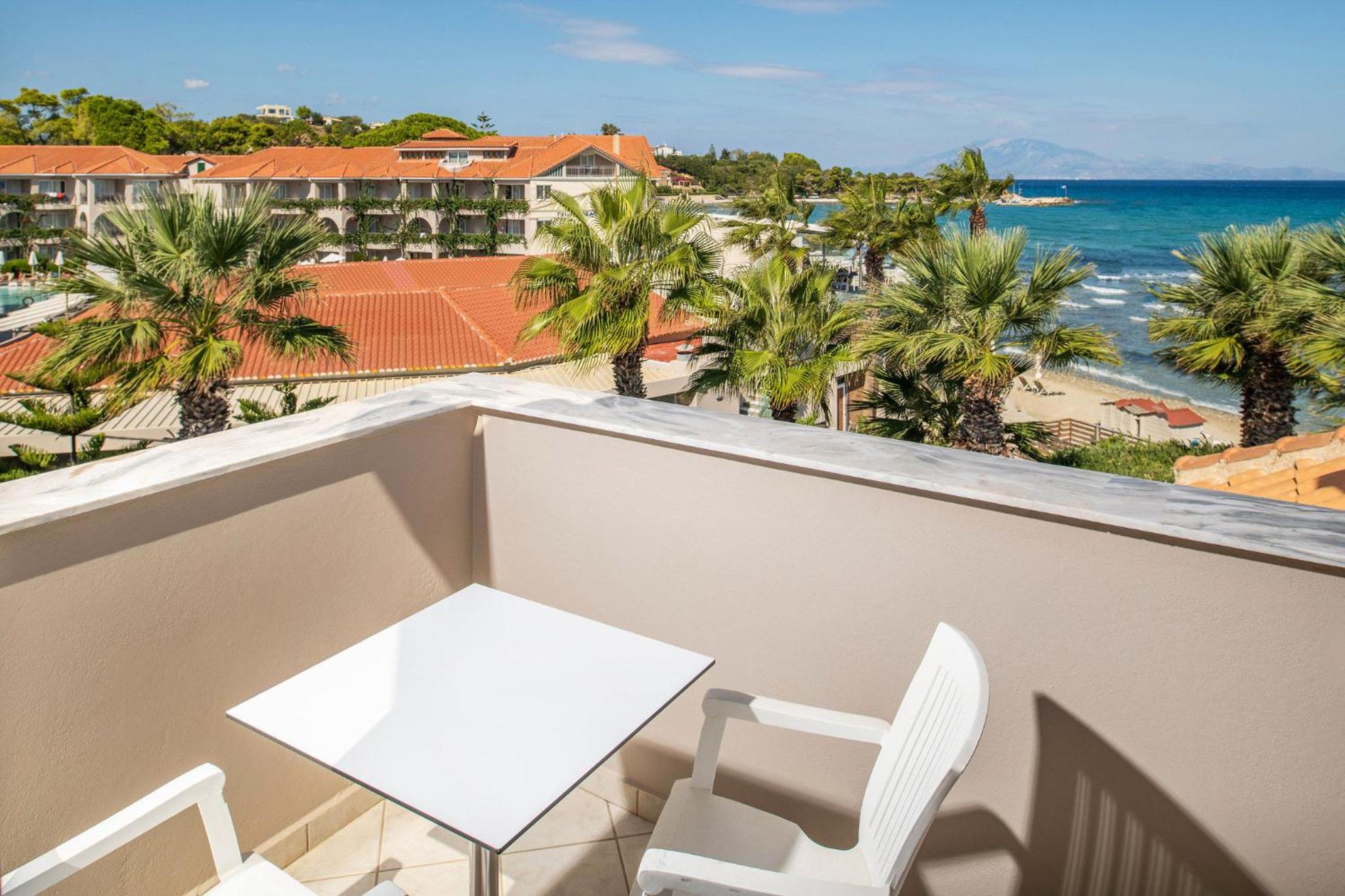Attic Suite with Pool and Side Sea View photo 3