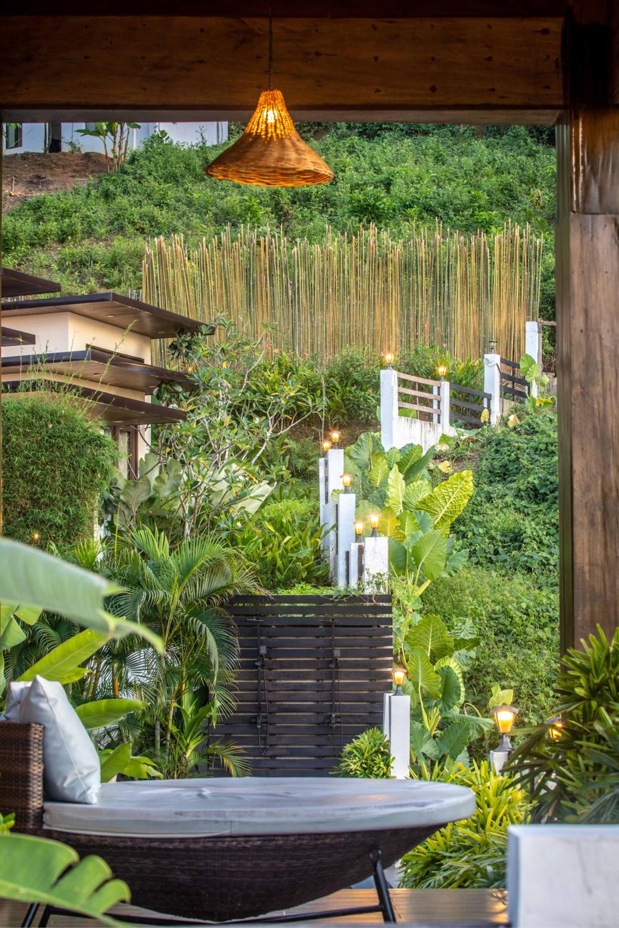 Deluxe Bungalow with Sea View - Photo 24