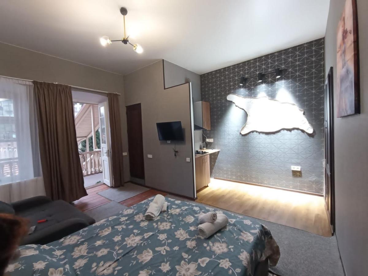 Deluxe Double Room (2 Adults + 1 Child)
