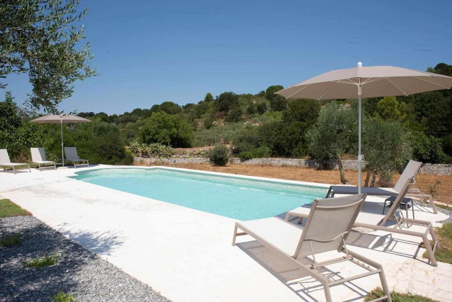 Villa photo 2