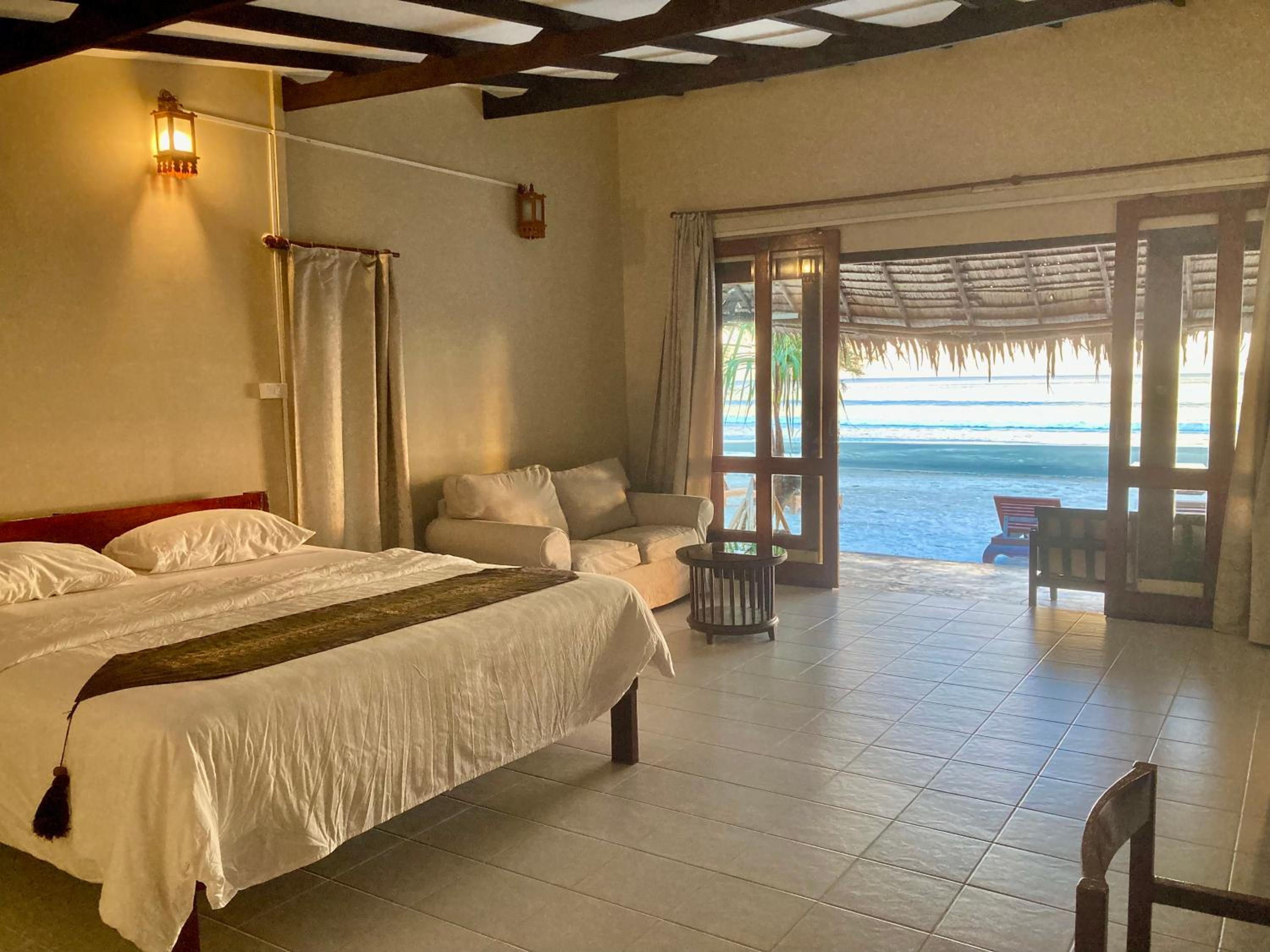 Deluxe Suite Beachfront photo 1
