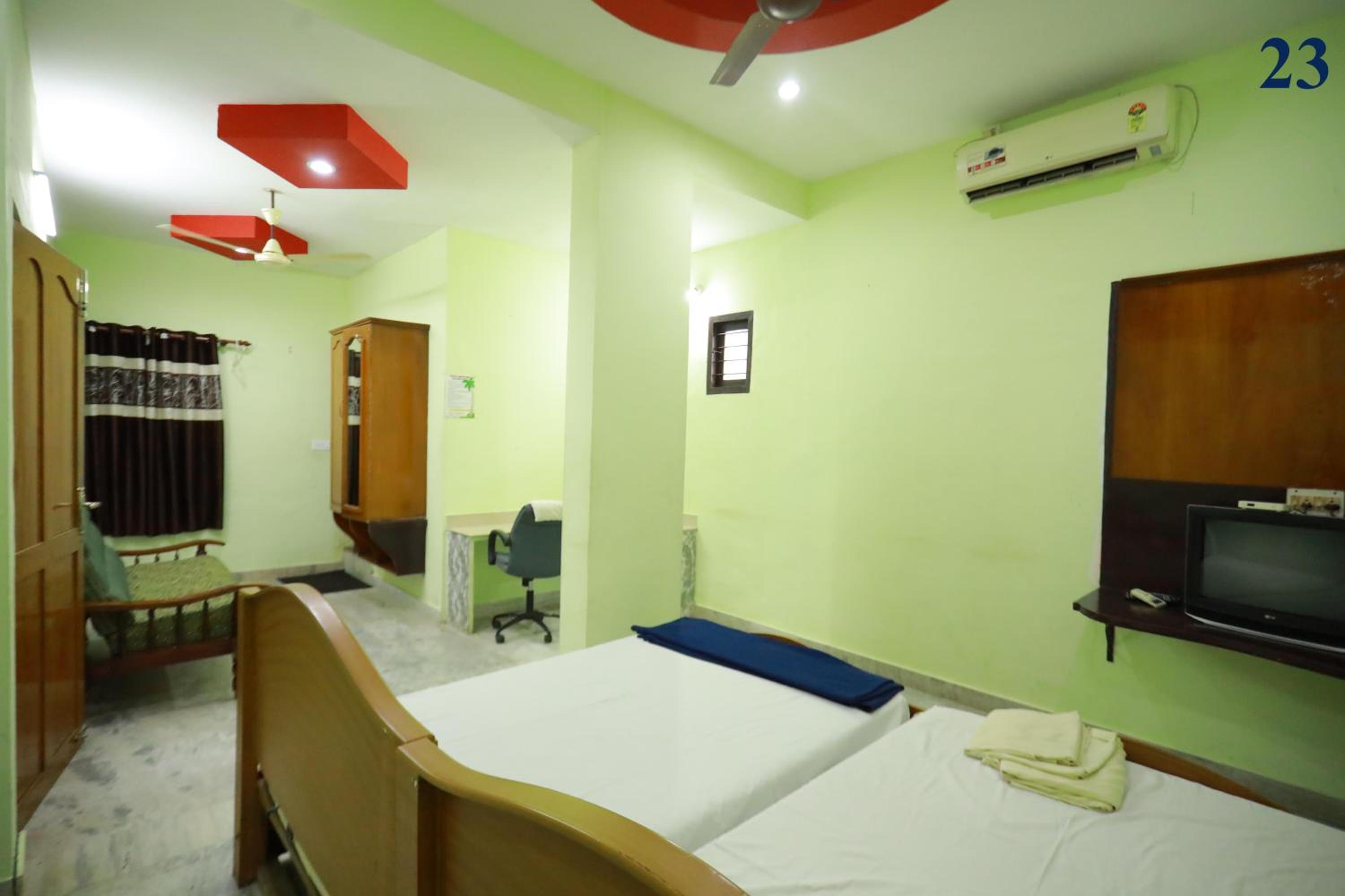 Deluxe Double Room photo 2