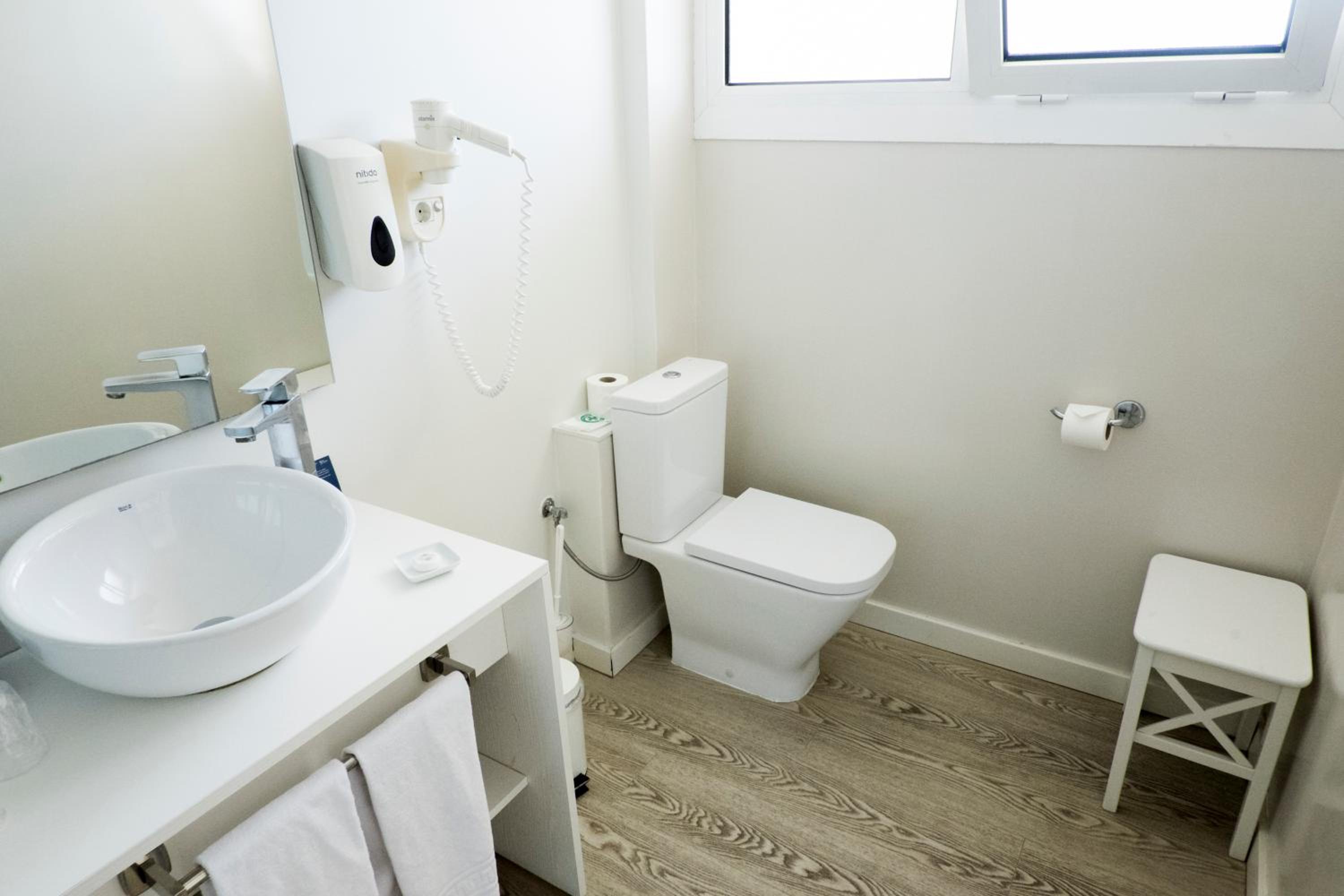 Double or Twin Room - Photo 2