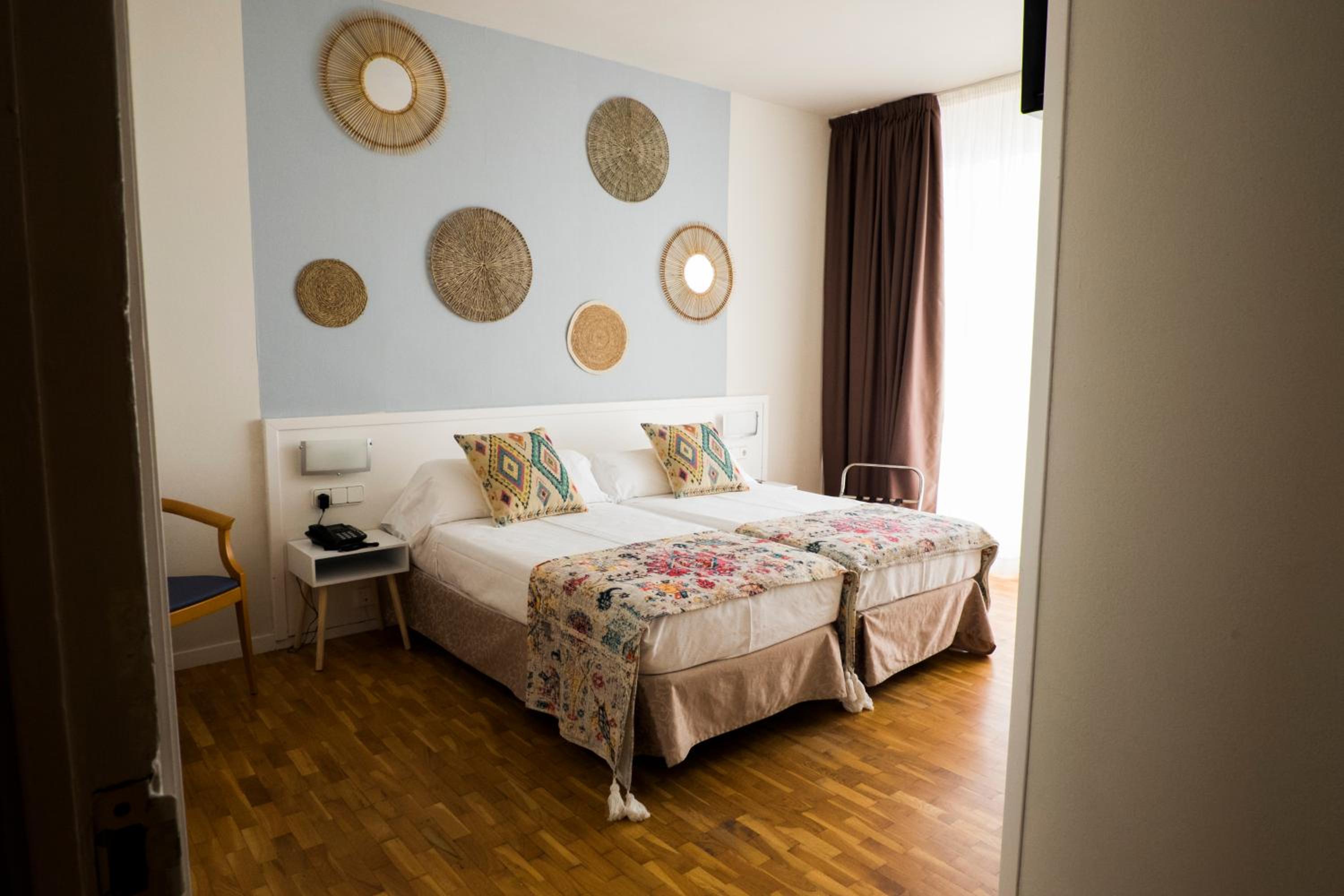 Double or Twin Room - Photo 1