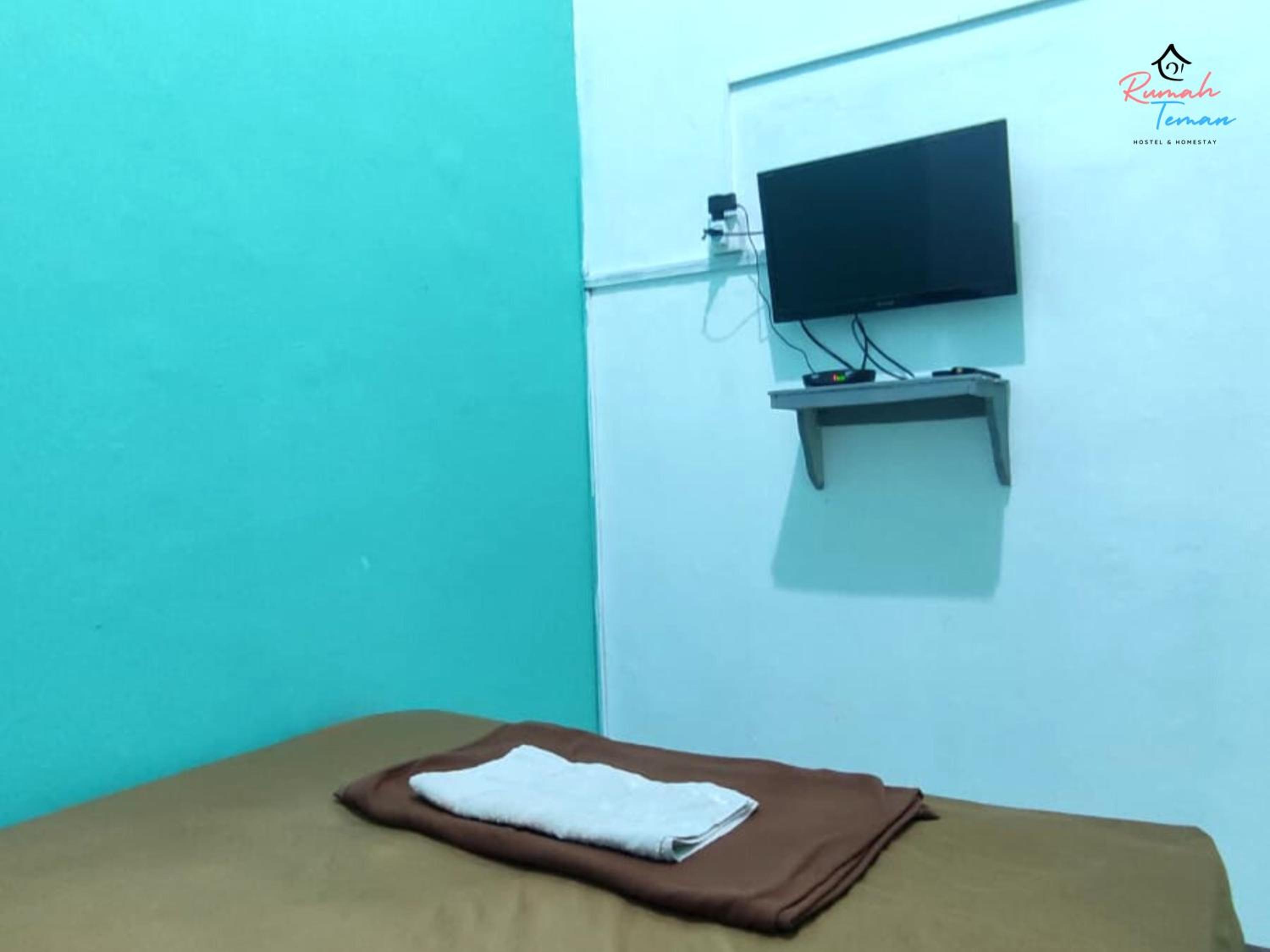 Budget Double Room photo 3