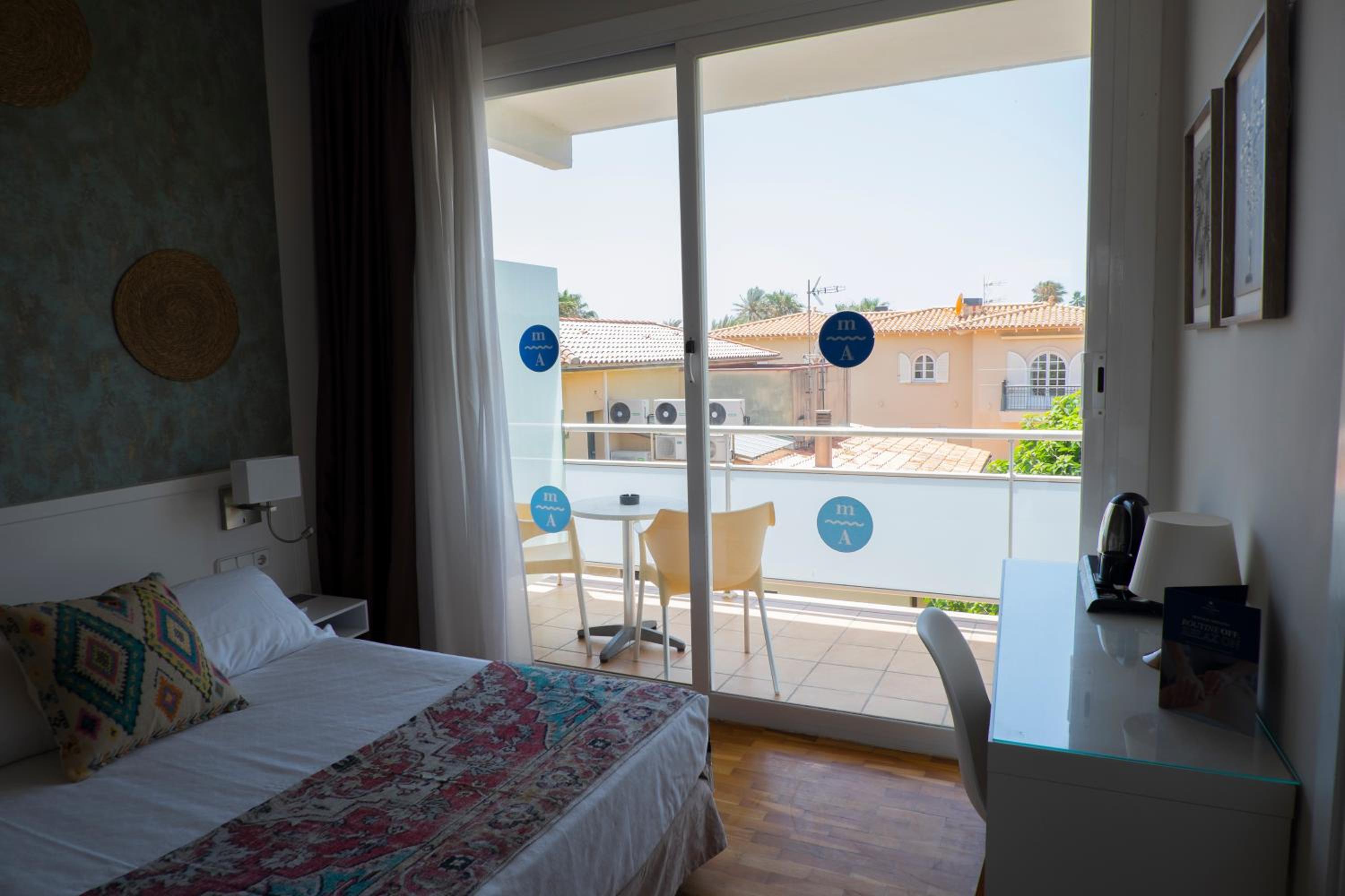 Double or Twin Room - Photo 7