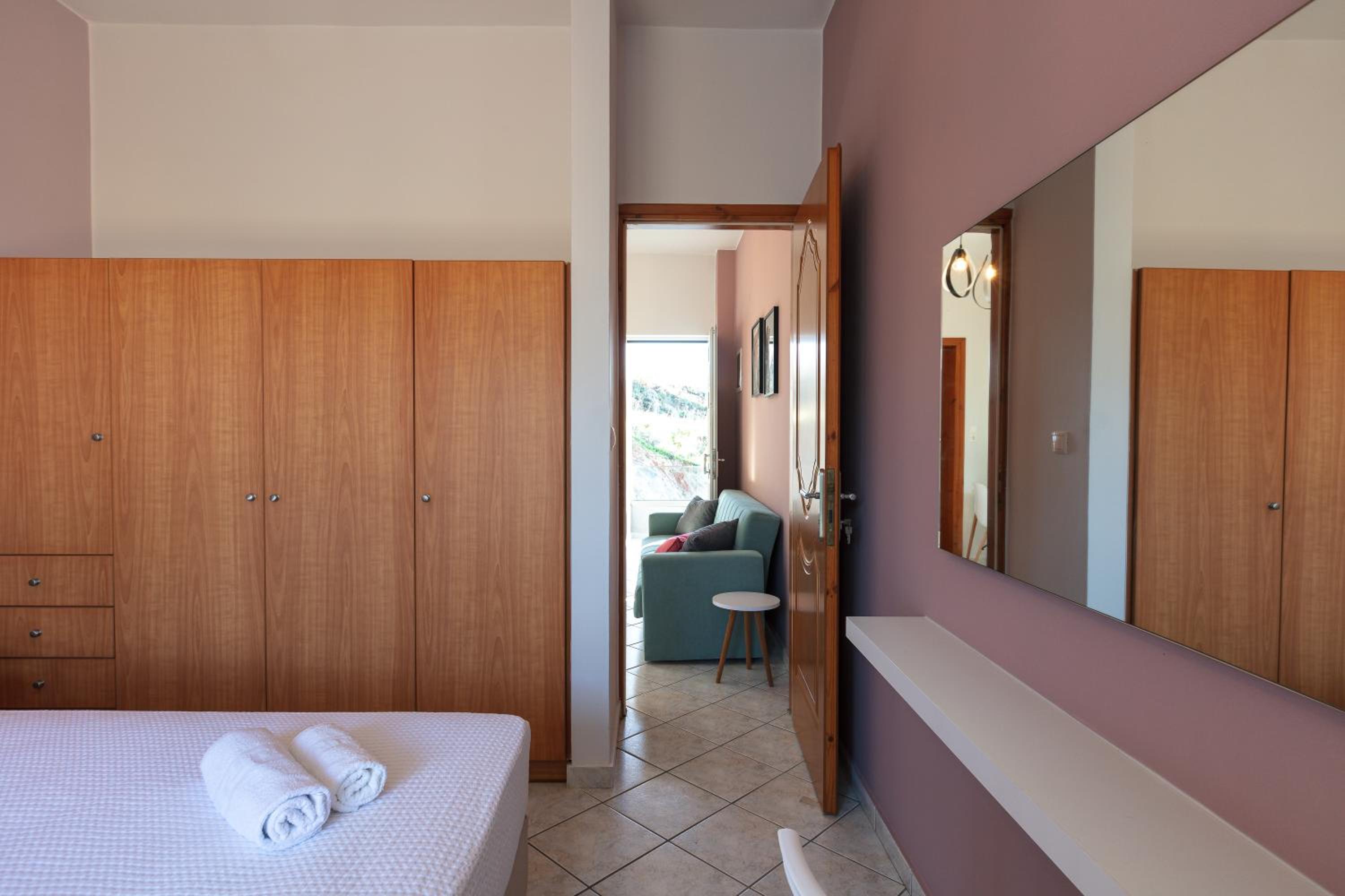 One Bedroom Apartment with Side Sea View photo 3