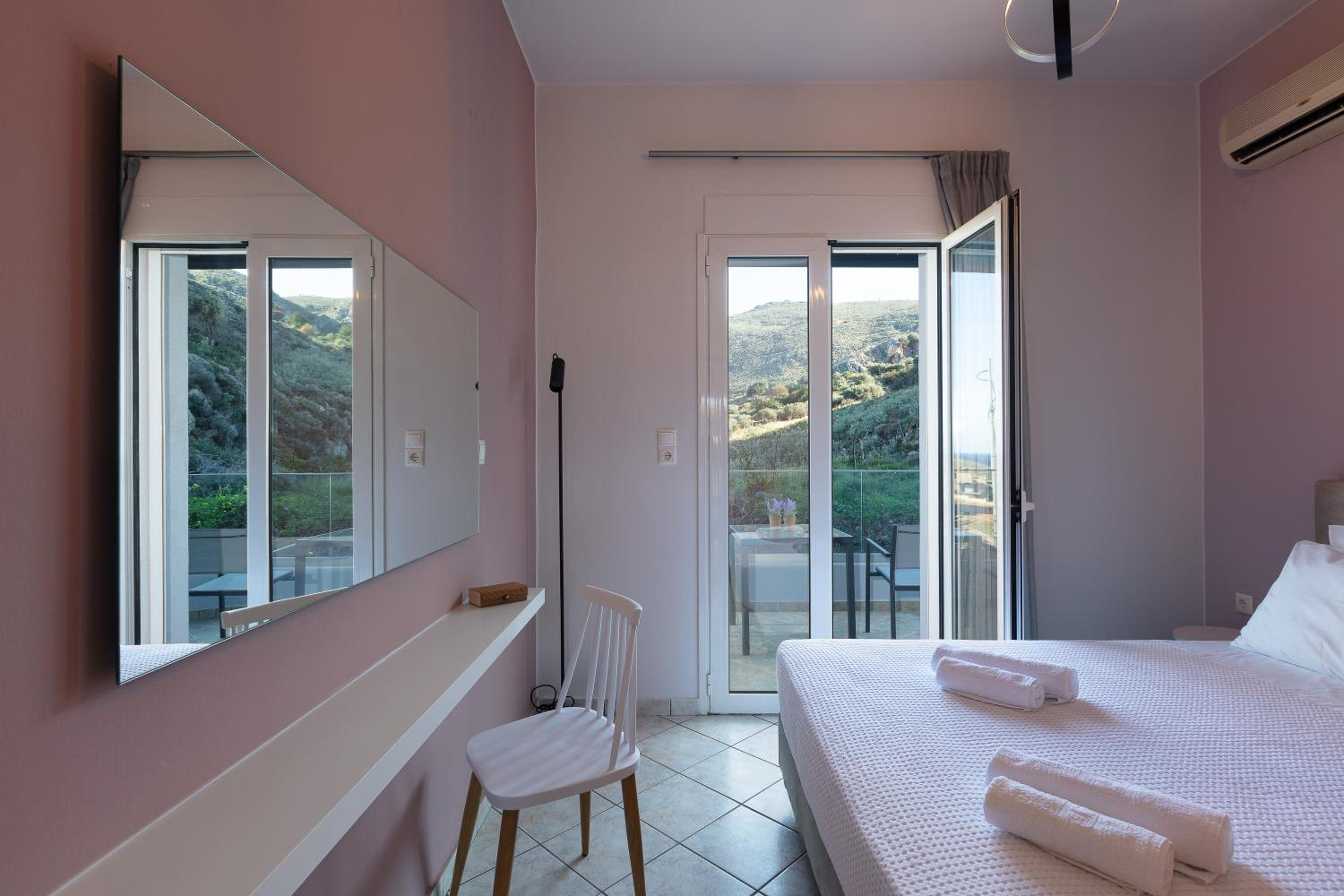 One Bedroom Apartment with Side Sea View photo 1