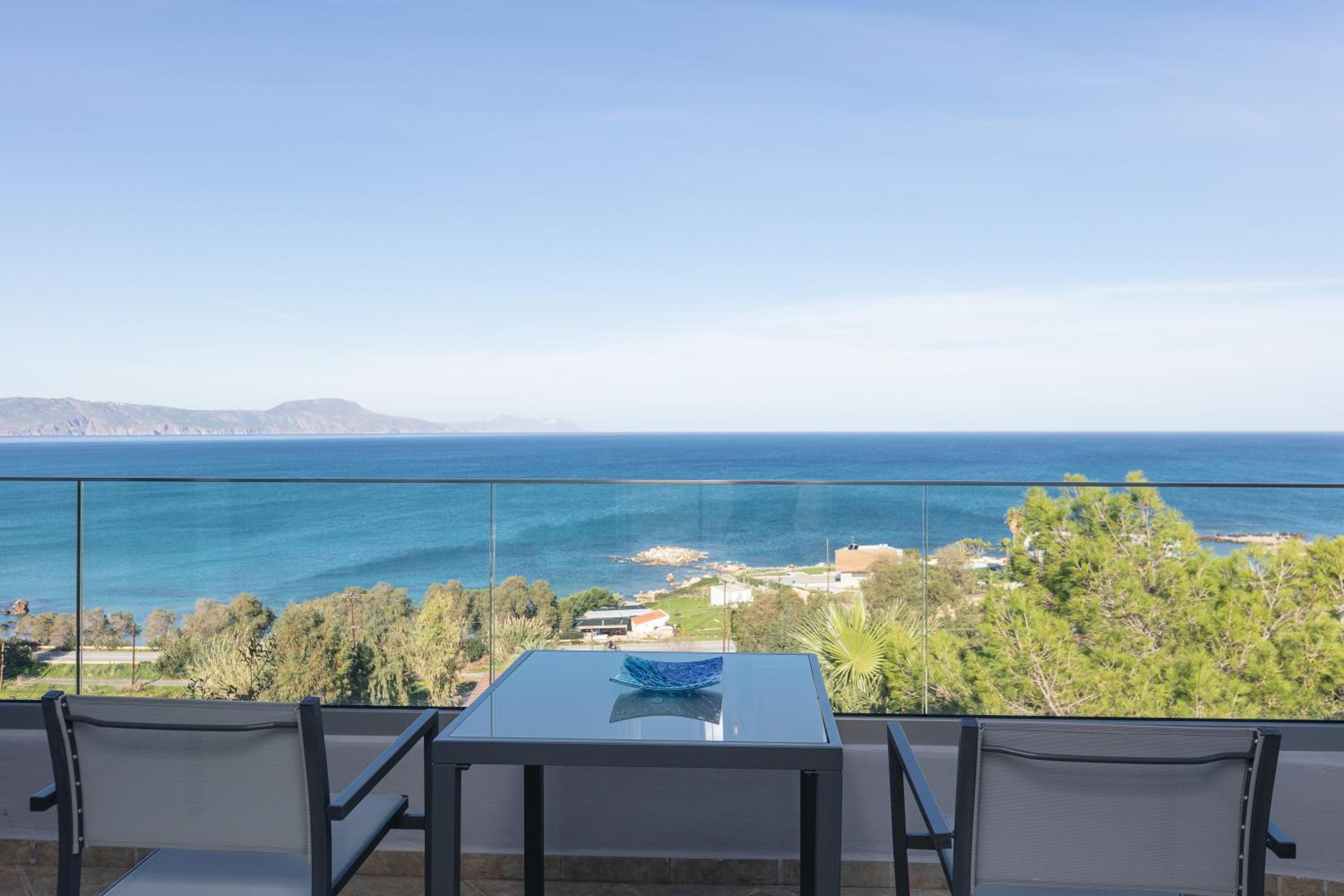 One Bedroom Apartment with Sea View photo 2