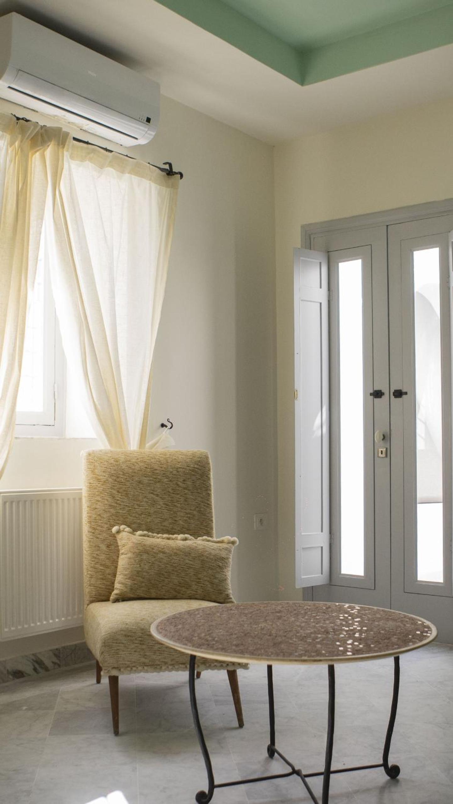 Deluxe Suite - Photo 1