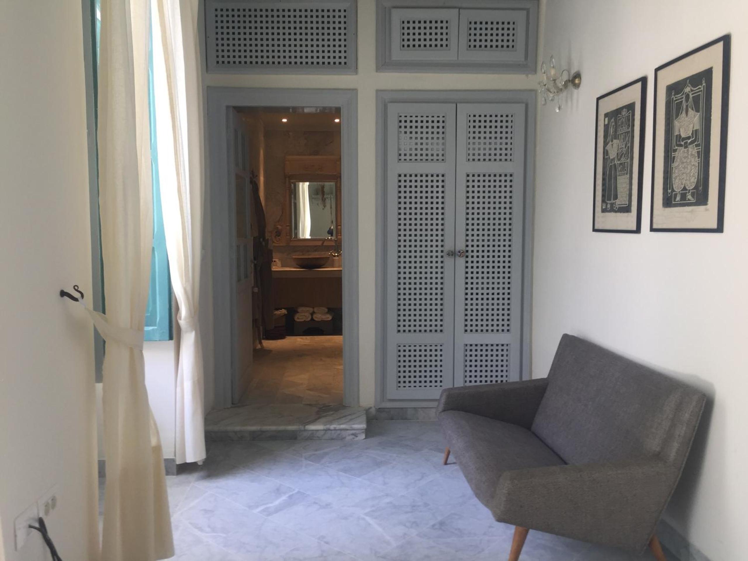 Deluxe Double Room - Photo 10