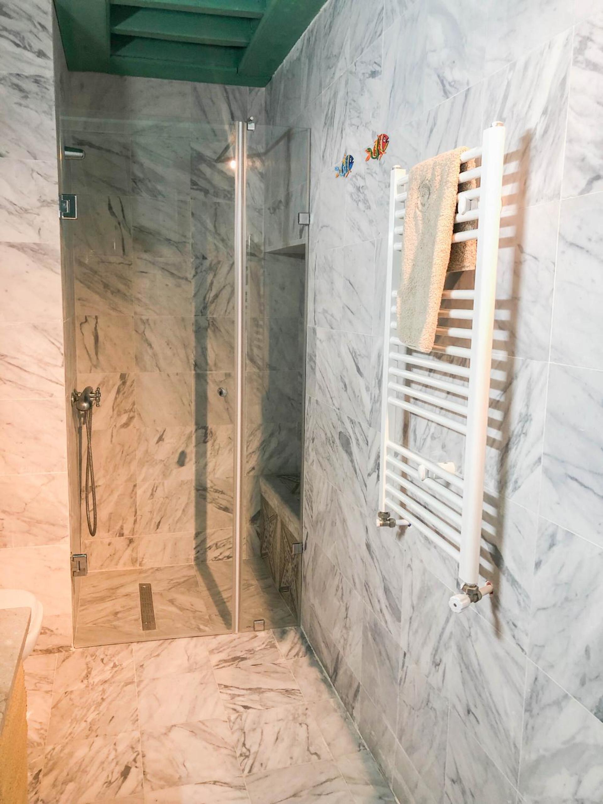 Deluxe Suite - Photo 21