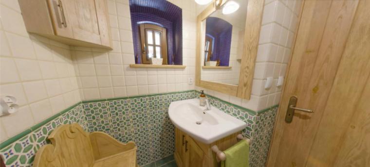 Four-Bedroom House - Photo 3