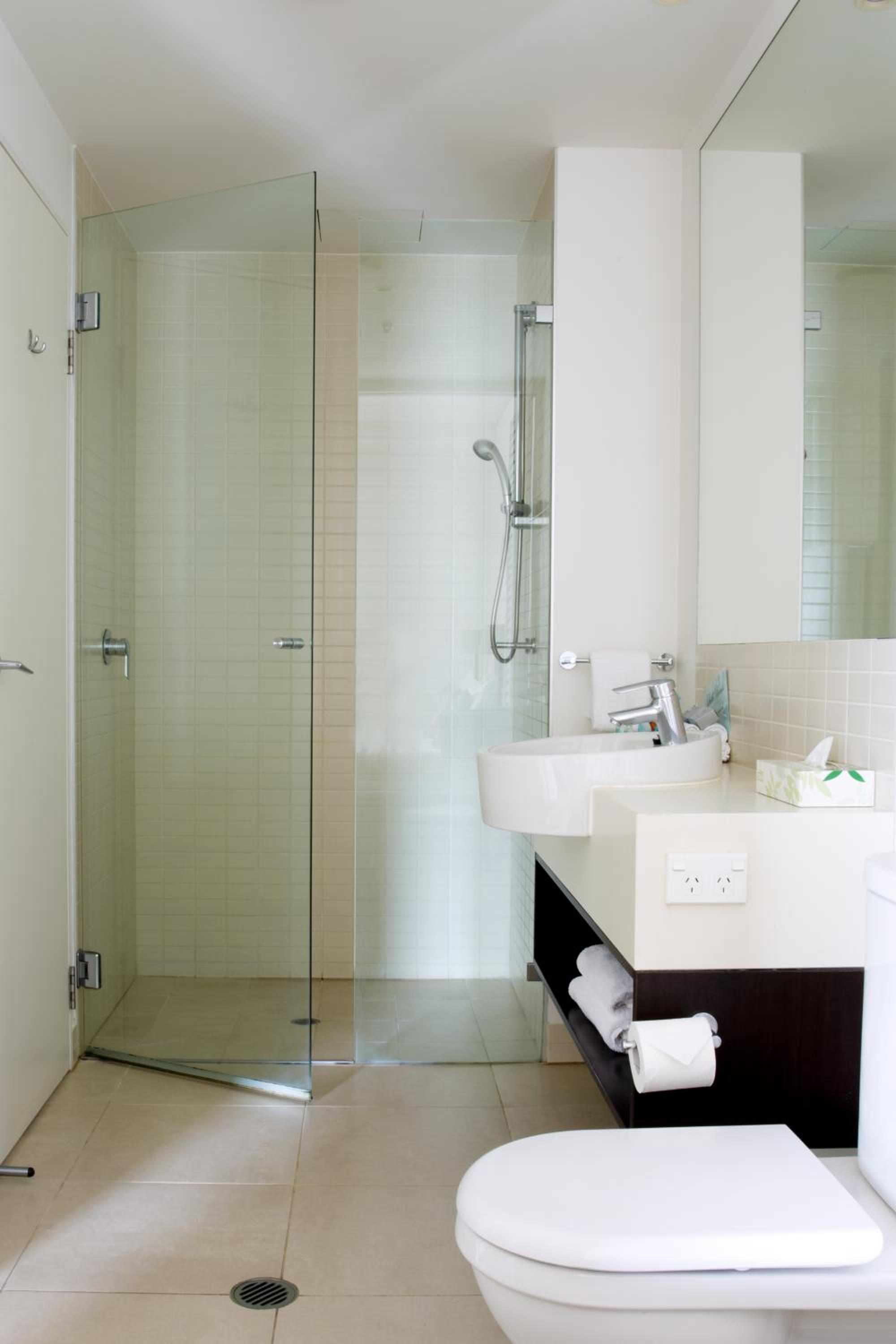 One-Bedroom Apartment with Harbor View - Photo 19