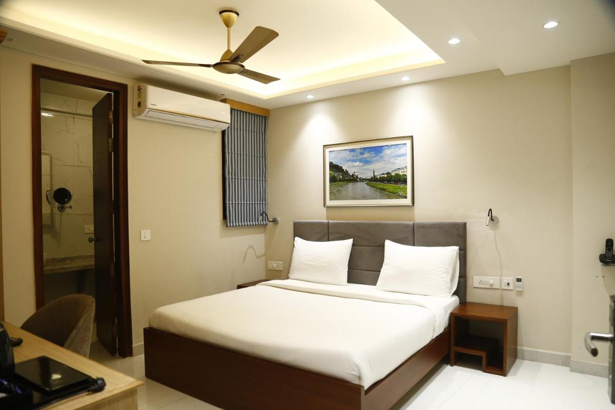 Deluxe King Room
