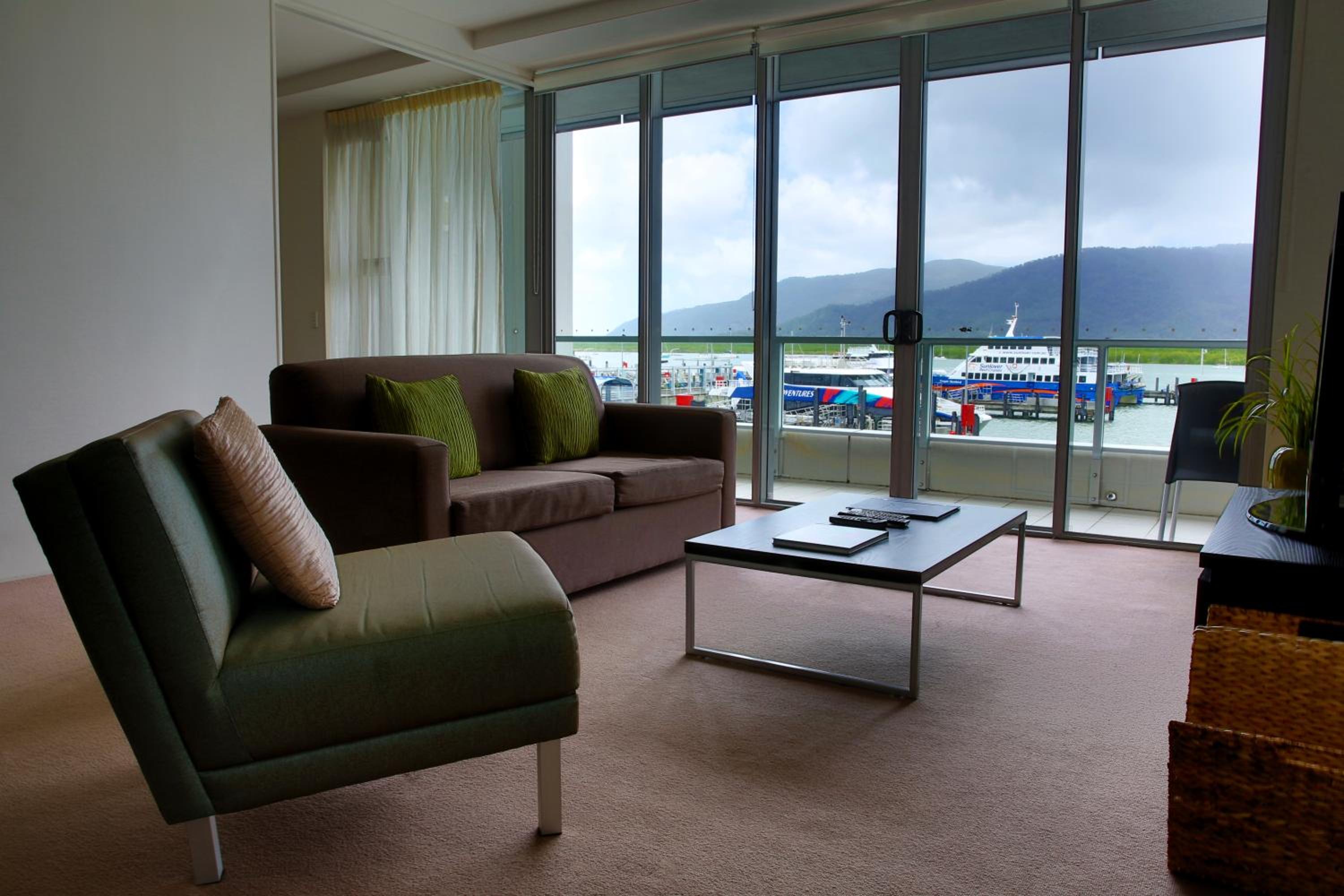 One-Bedroom Apartment with Harbor View - Photo 8