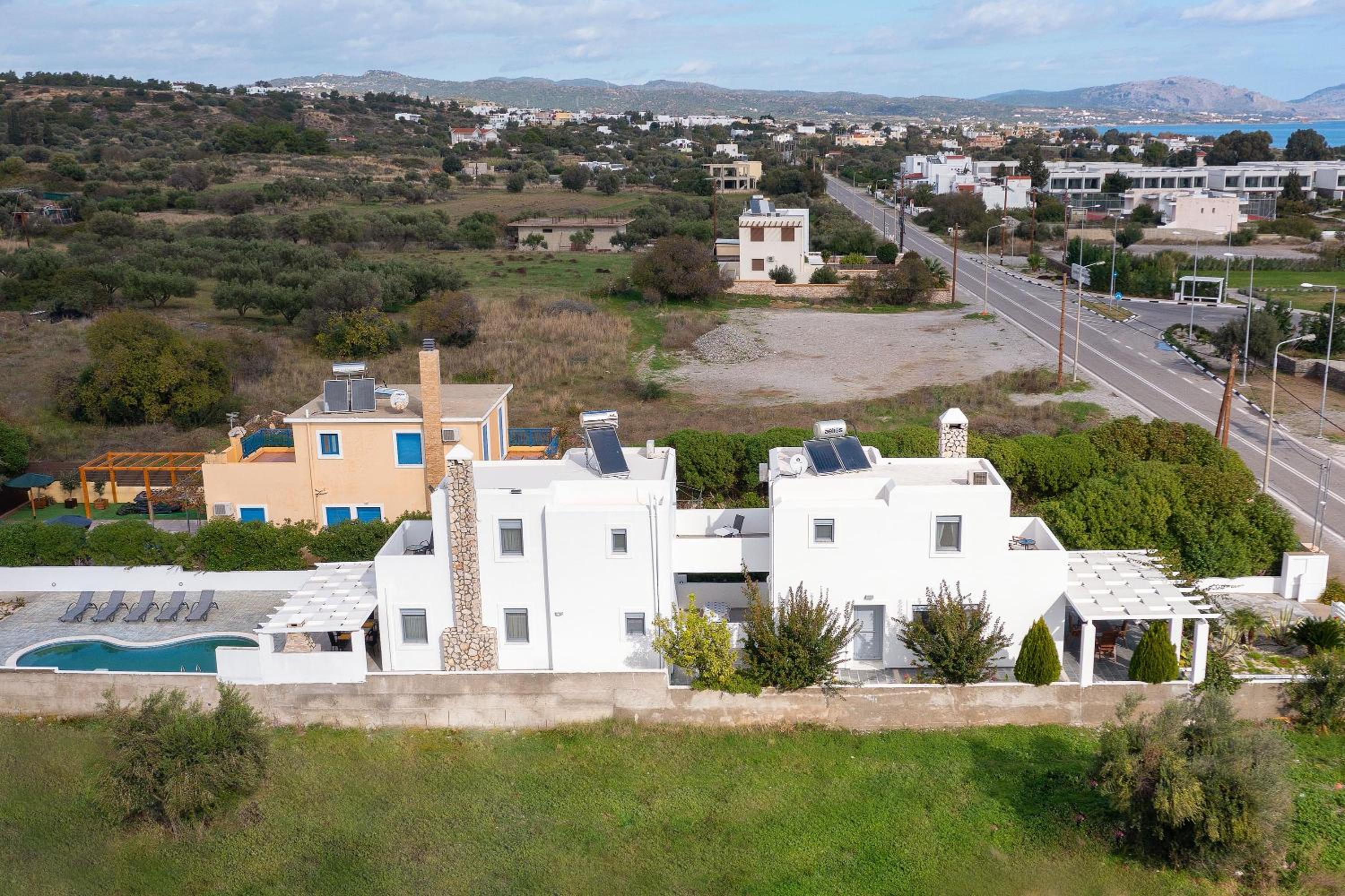 Villa photo 3