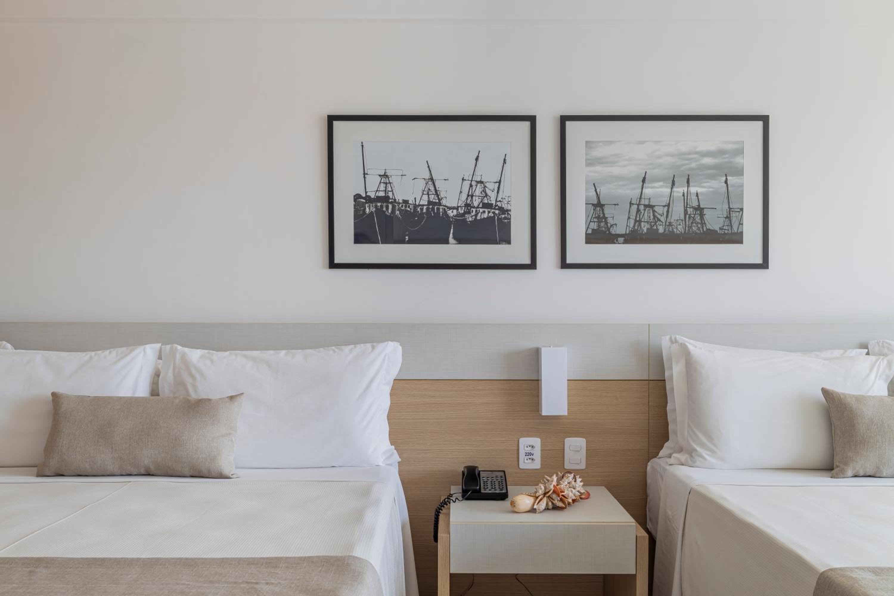 Room with Side Sea View thumbnail 6