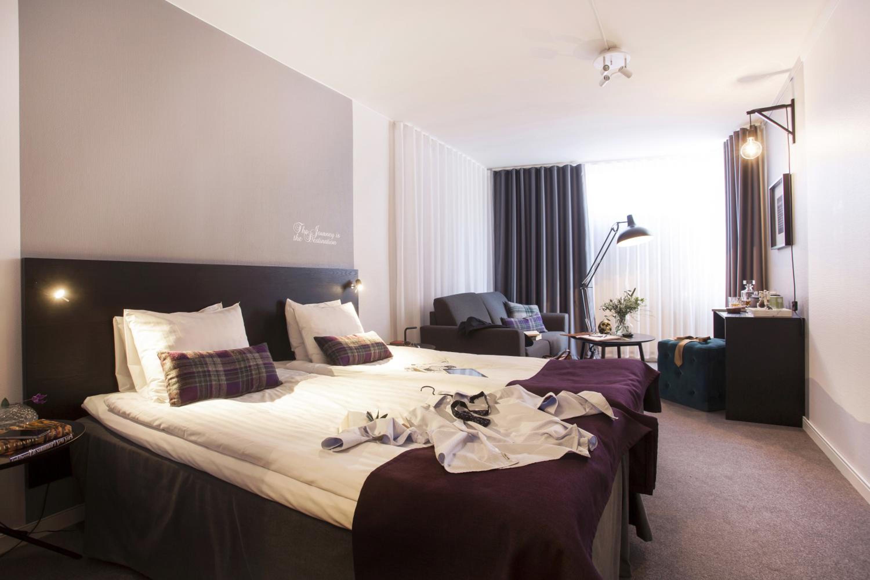 Standard Twin Room - Photo 8