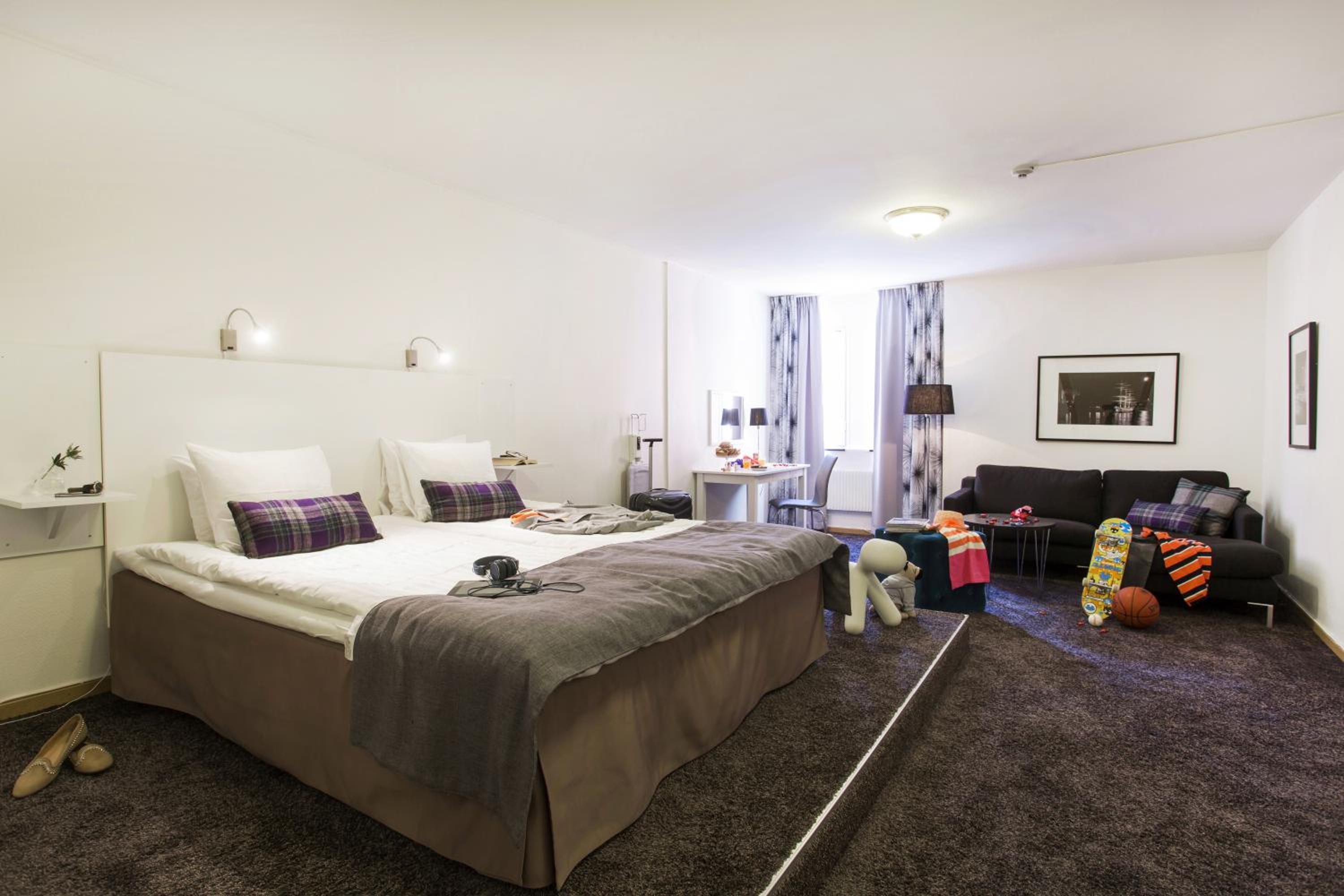 Family Twin Room with Sofa Bed - Photo 2