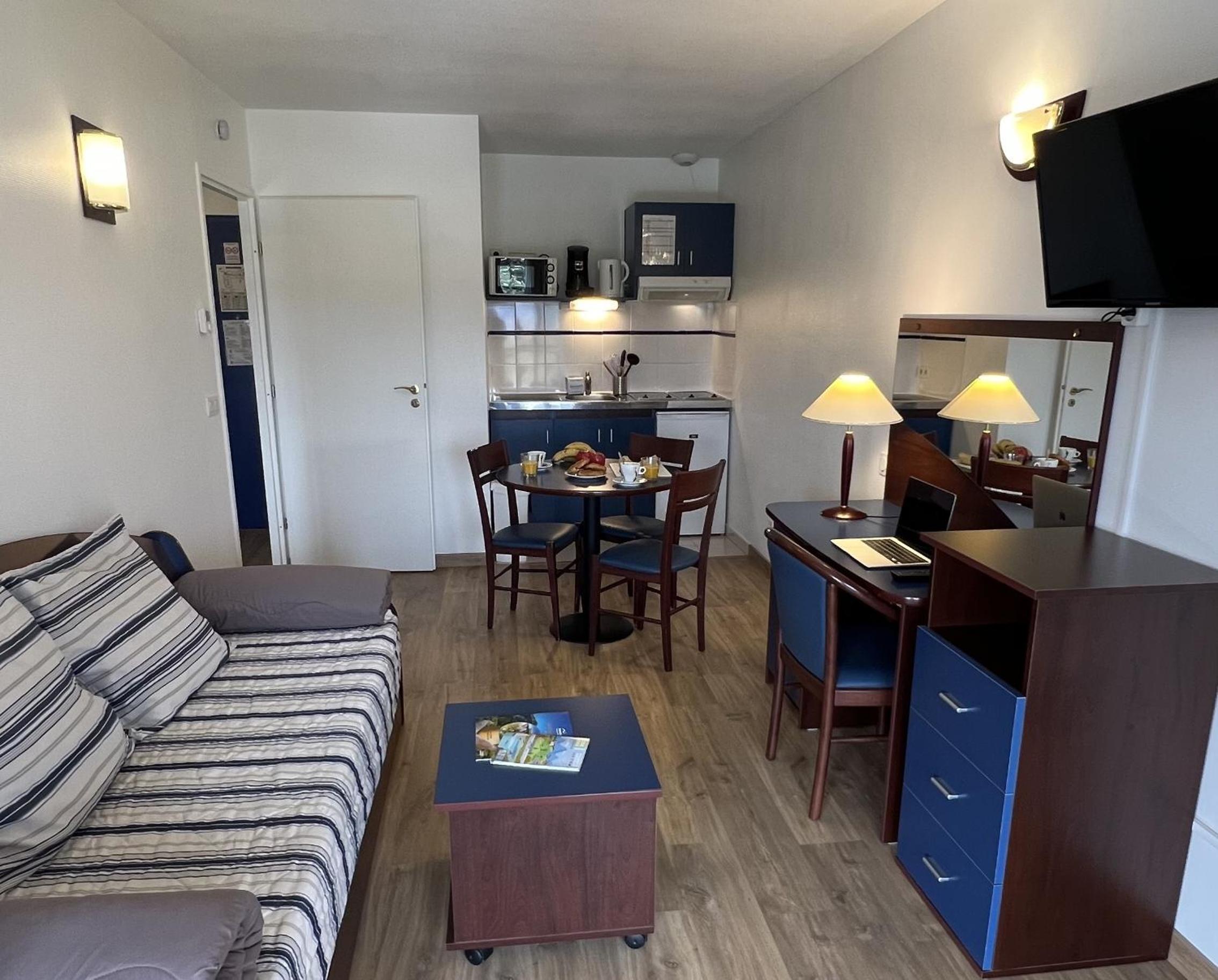 1 Bedroom Apartment for 4 people - mountain view photo 2