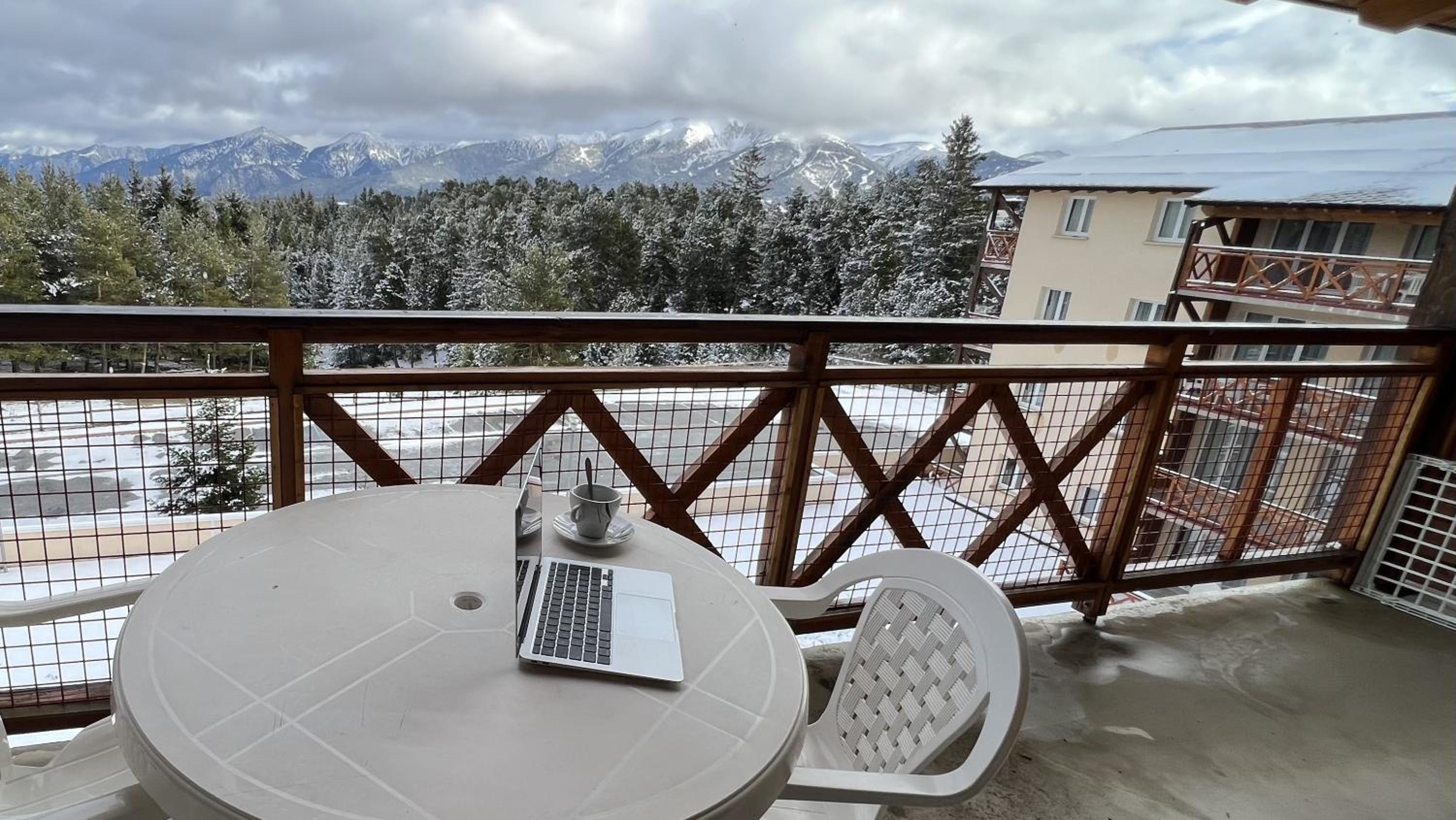 1 Bedroom Apartment for 4 people - mountain view photo 3