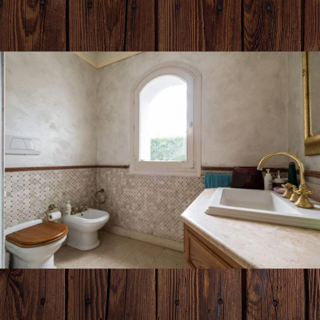 Single Room with Bathroom photo 2