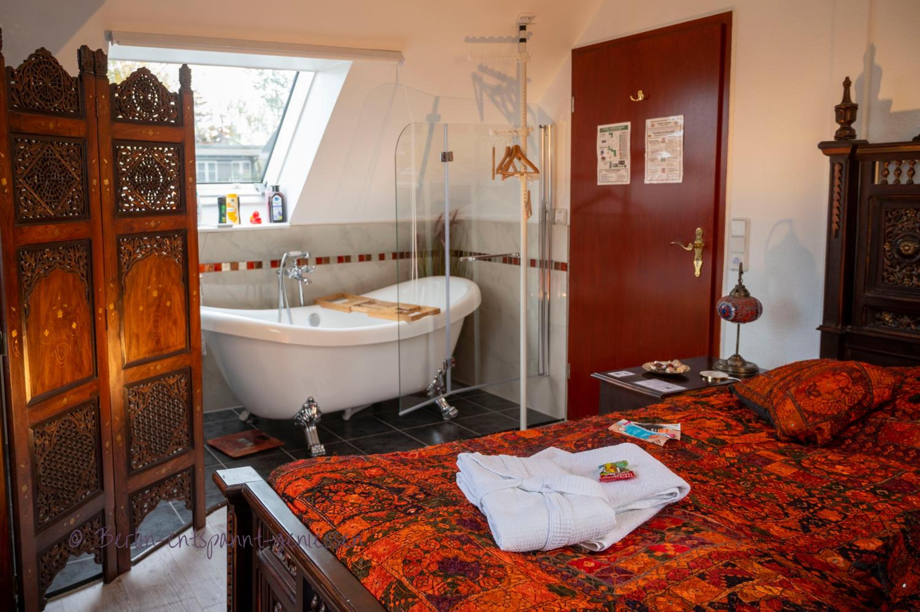 Double Room with Private Bathroom photo 1