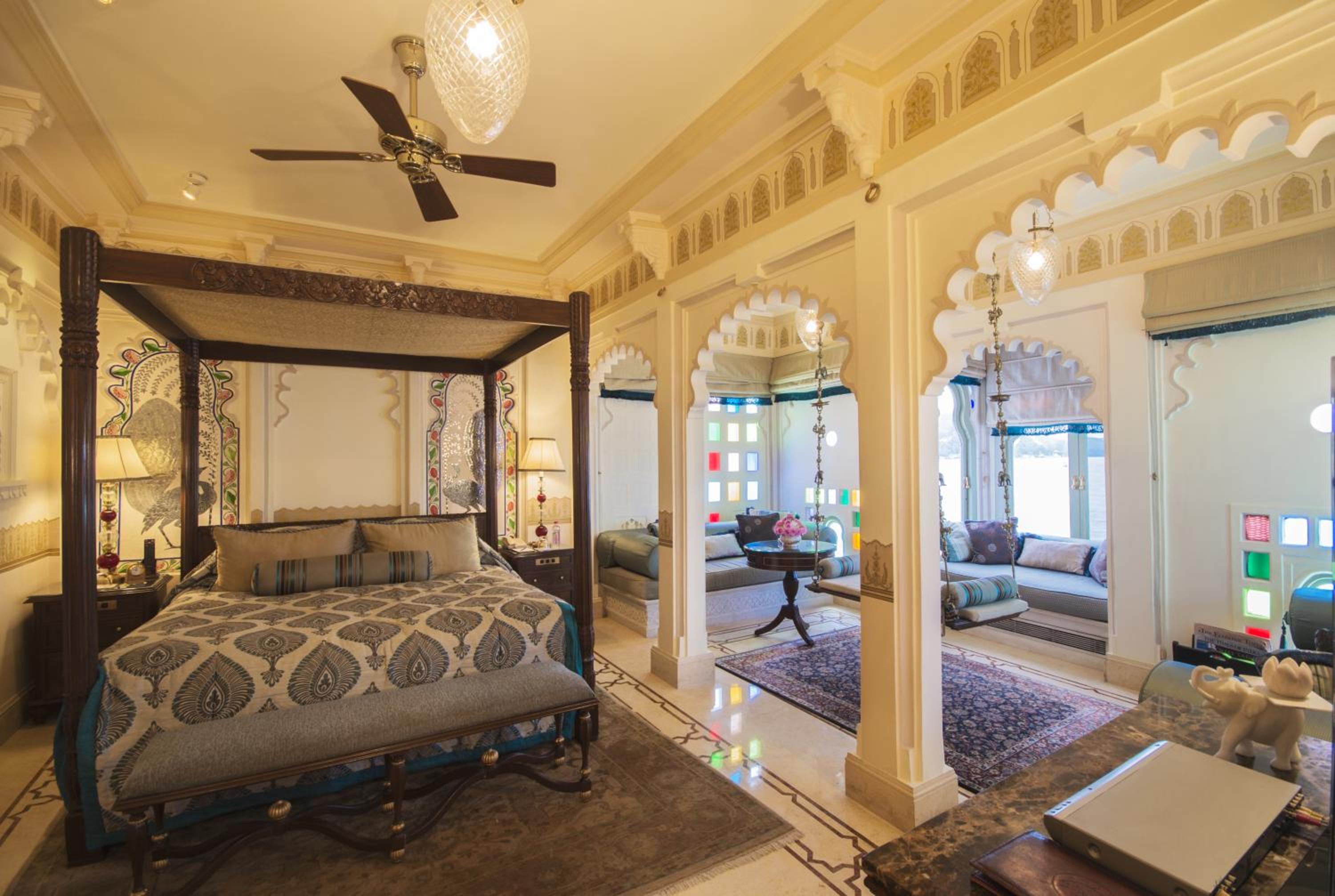 Grand Royal Suite with Lake View - Photo 2