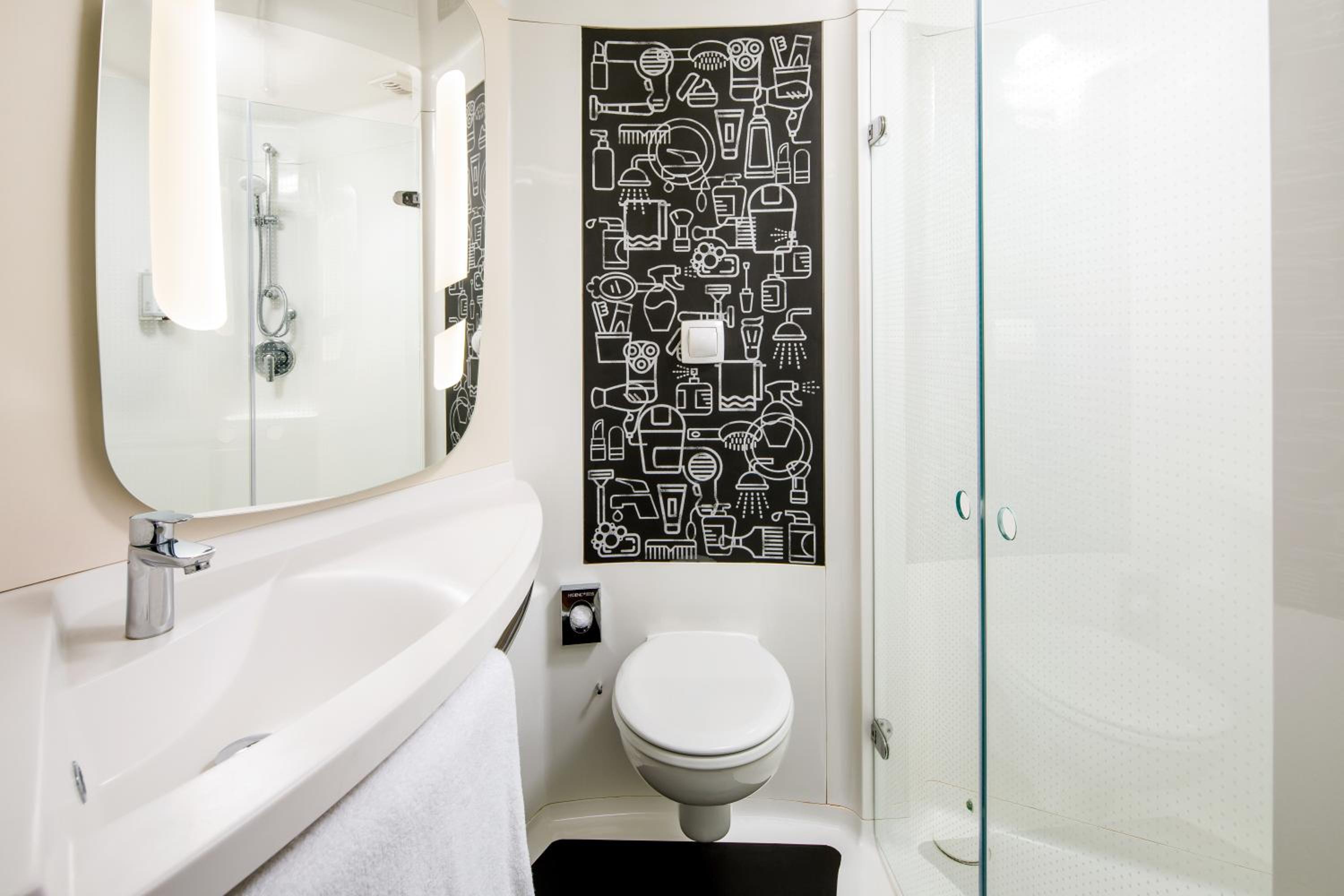Twin Room - Photo 10