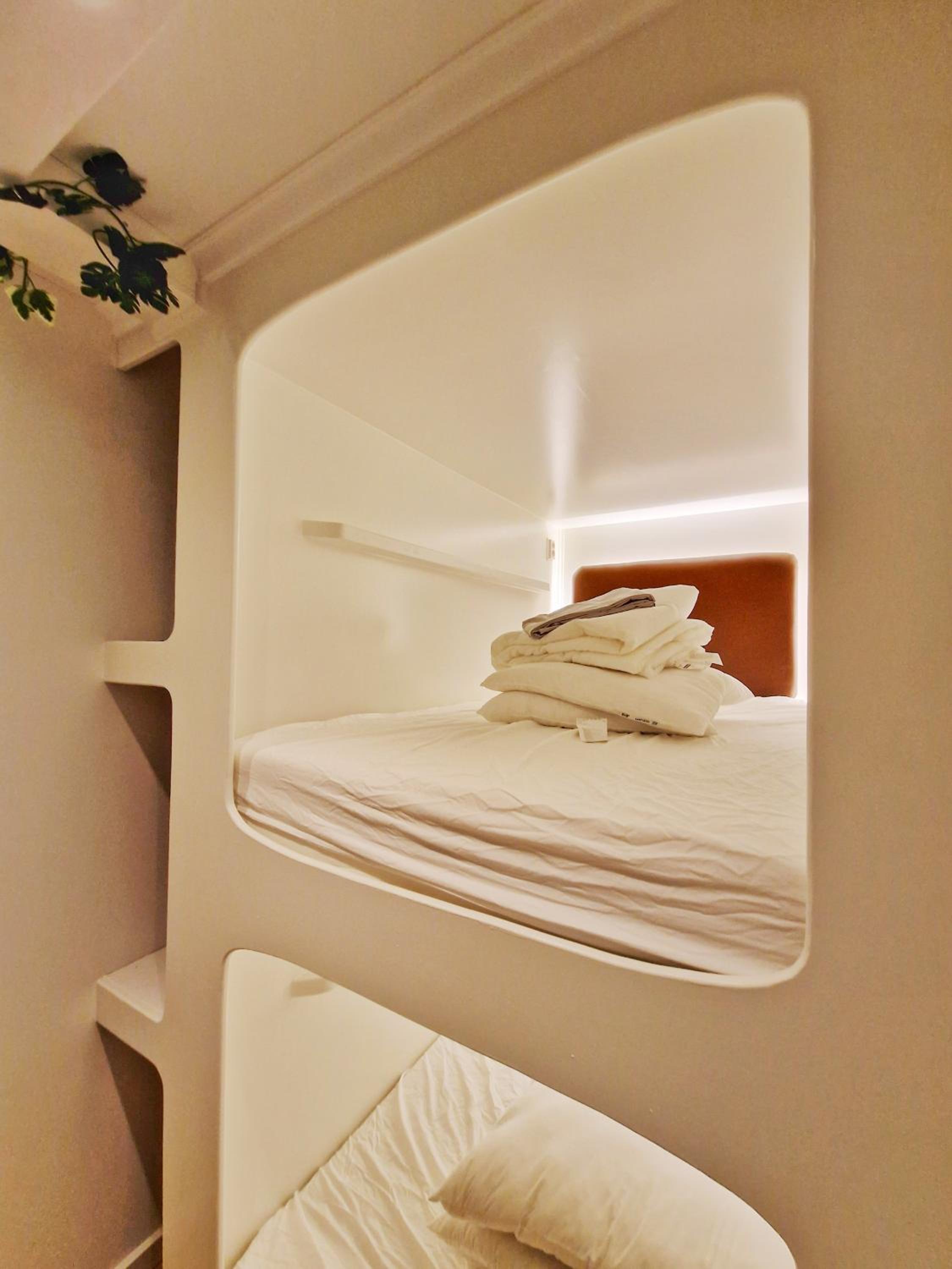 Single Bed in Mixed Dormitory Room photo 1