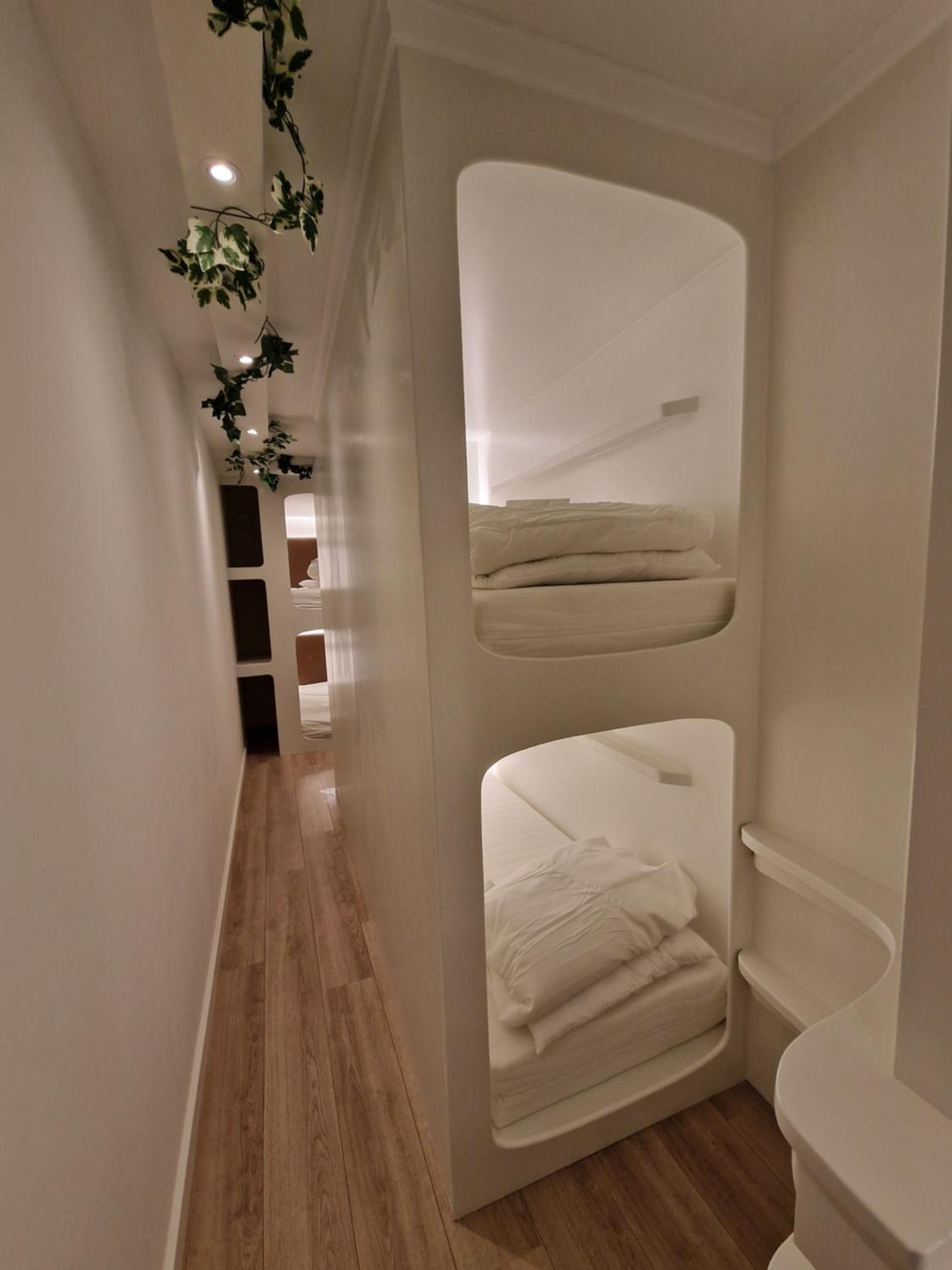 Bed in 8-Bed Mixed Dormitory Room photo 1