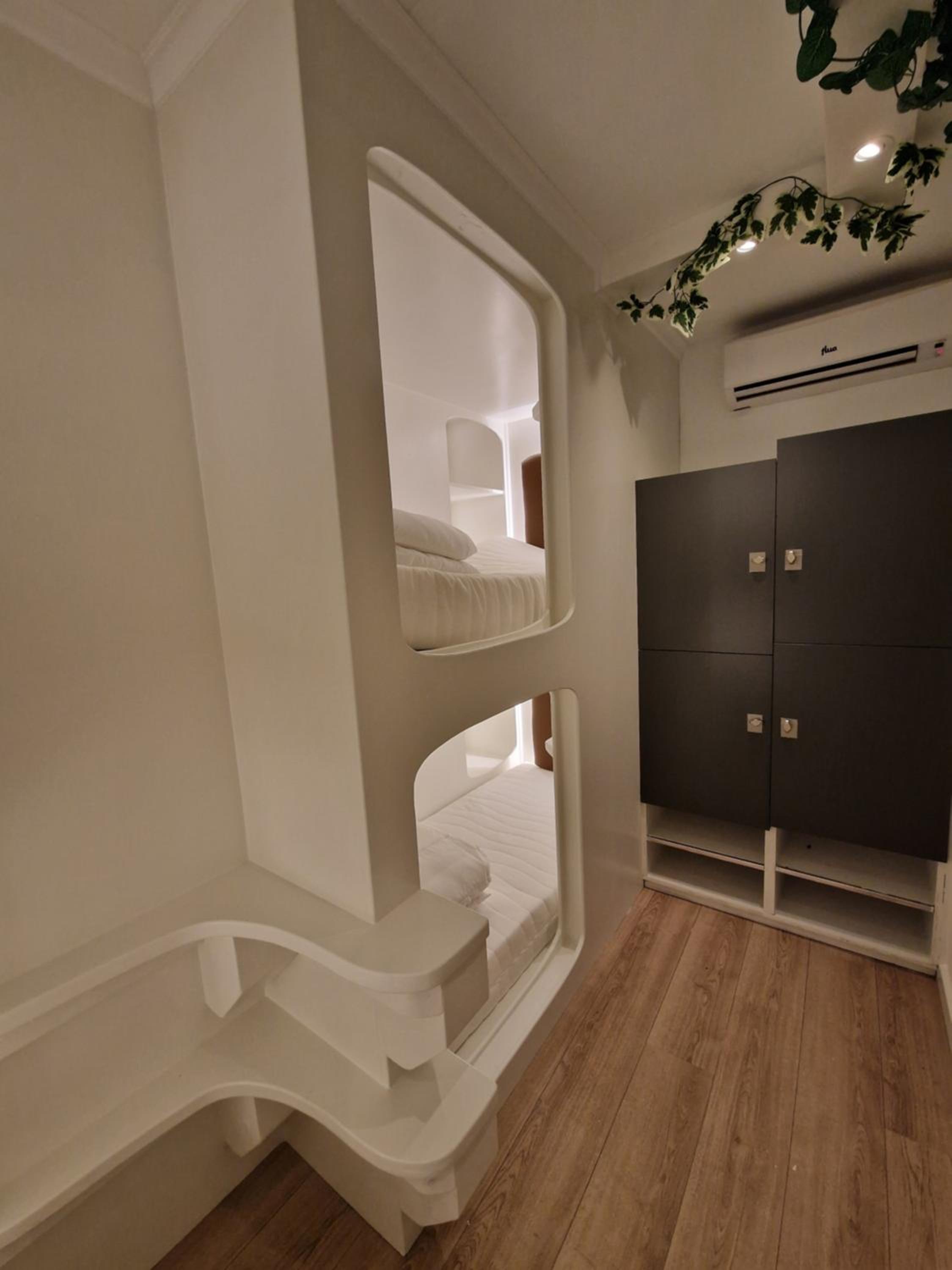 Bed in 8-Bed Mixed Dormitory Room photo 2