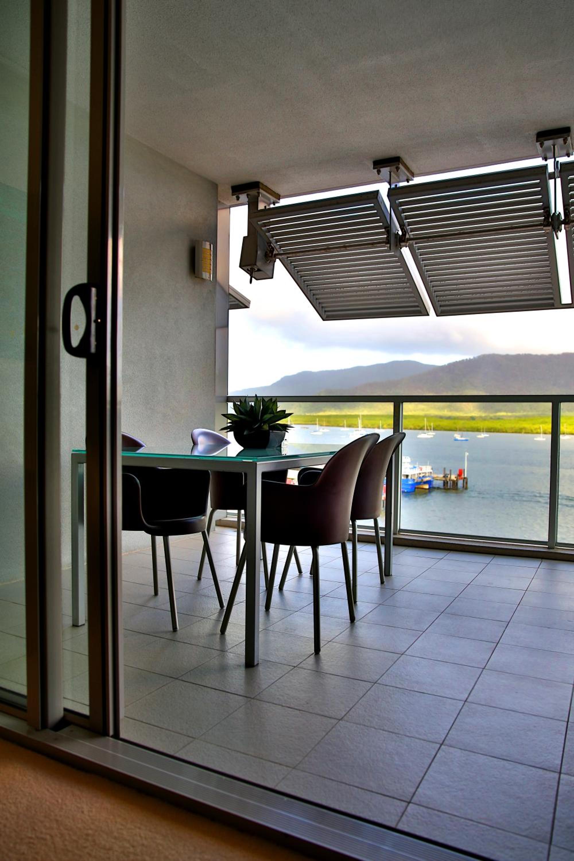Two-Bedroom Apartment with City View thumbnail 6