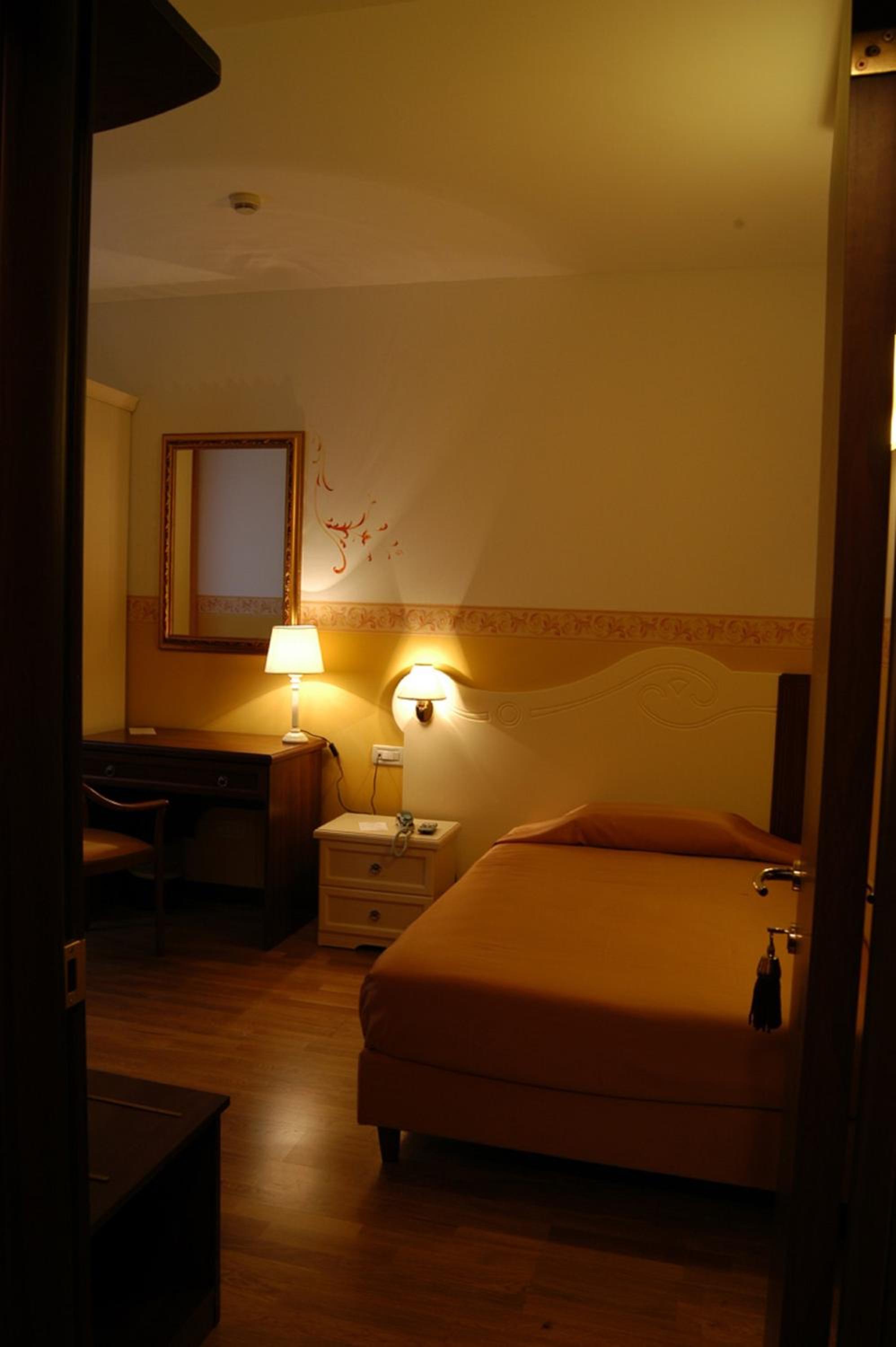 Single Room photo 1