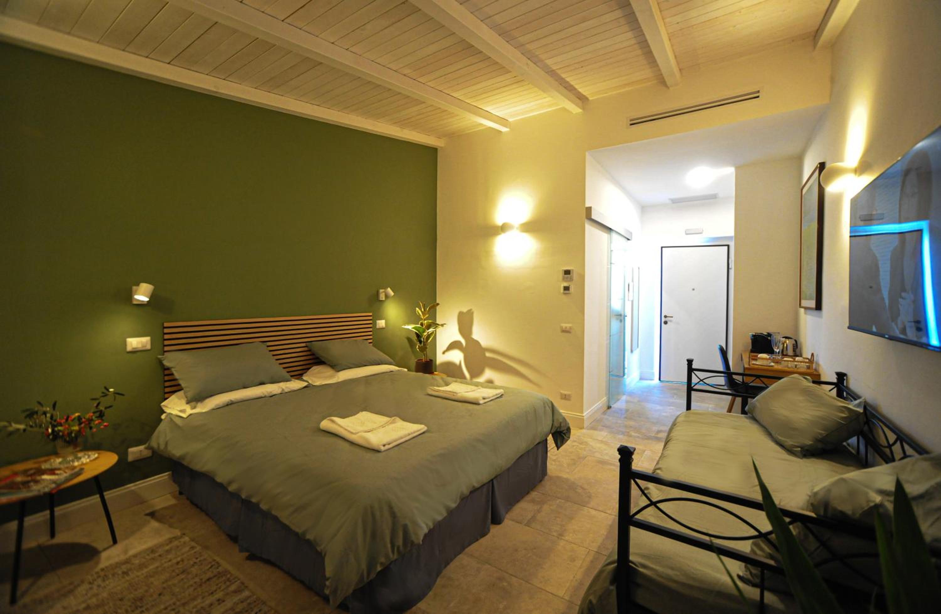 Triple Room with Terrace photo 1