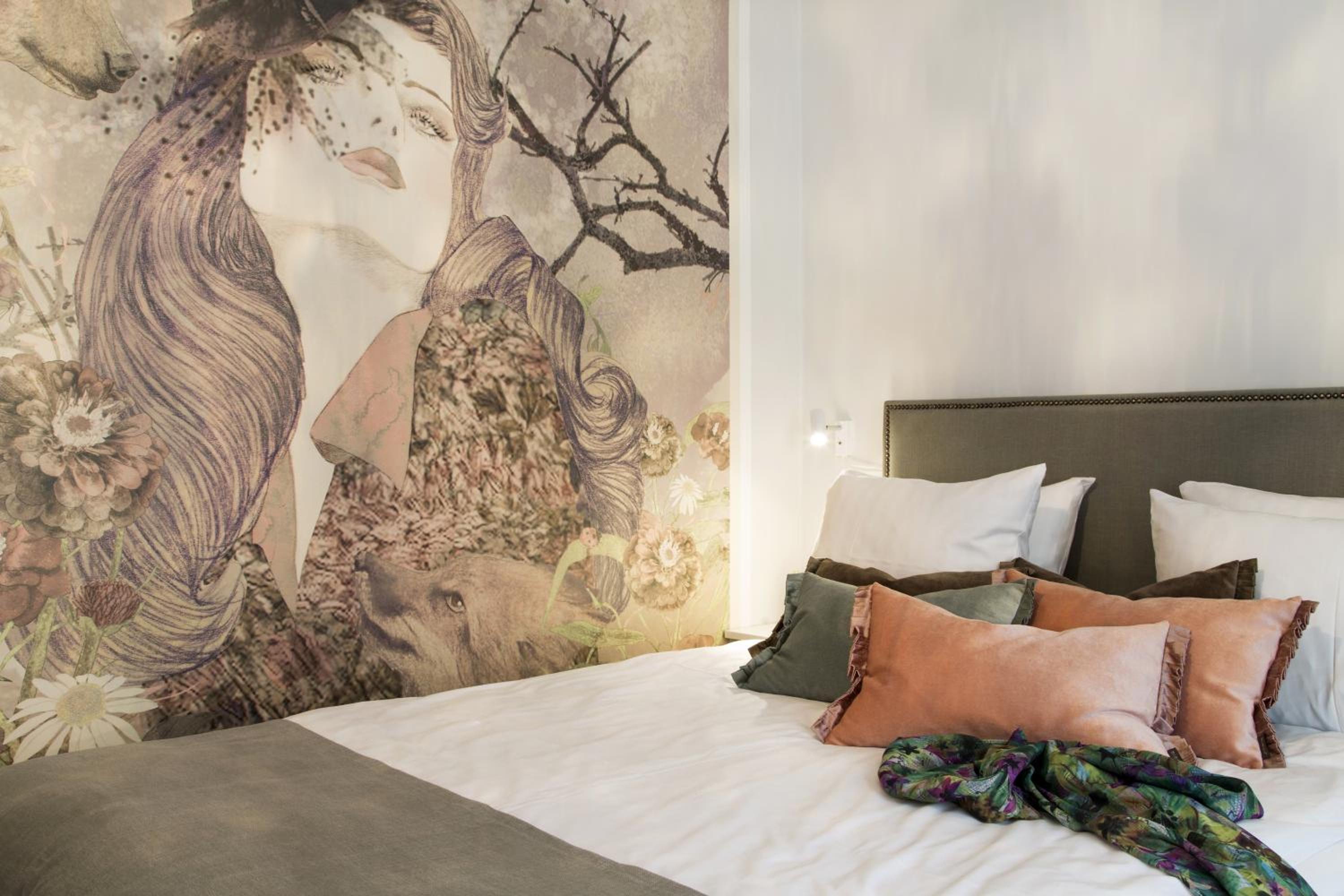 Small Queen Room