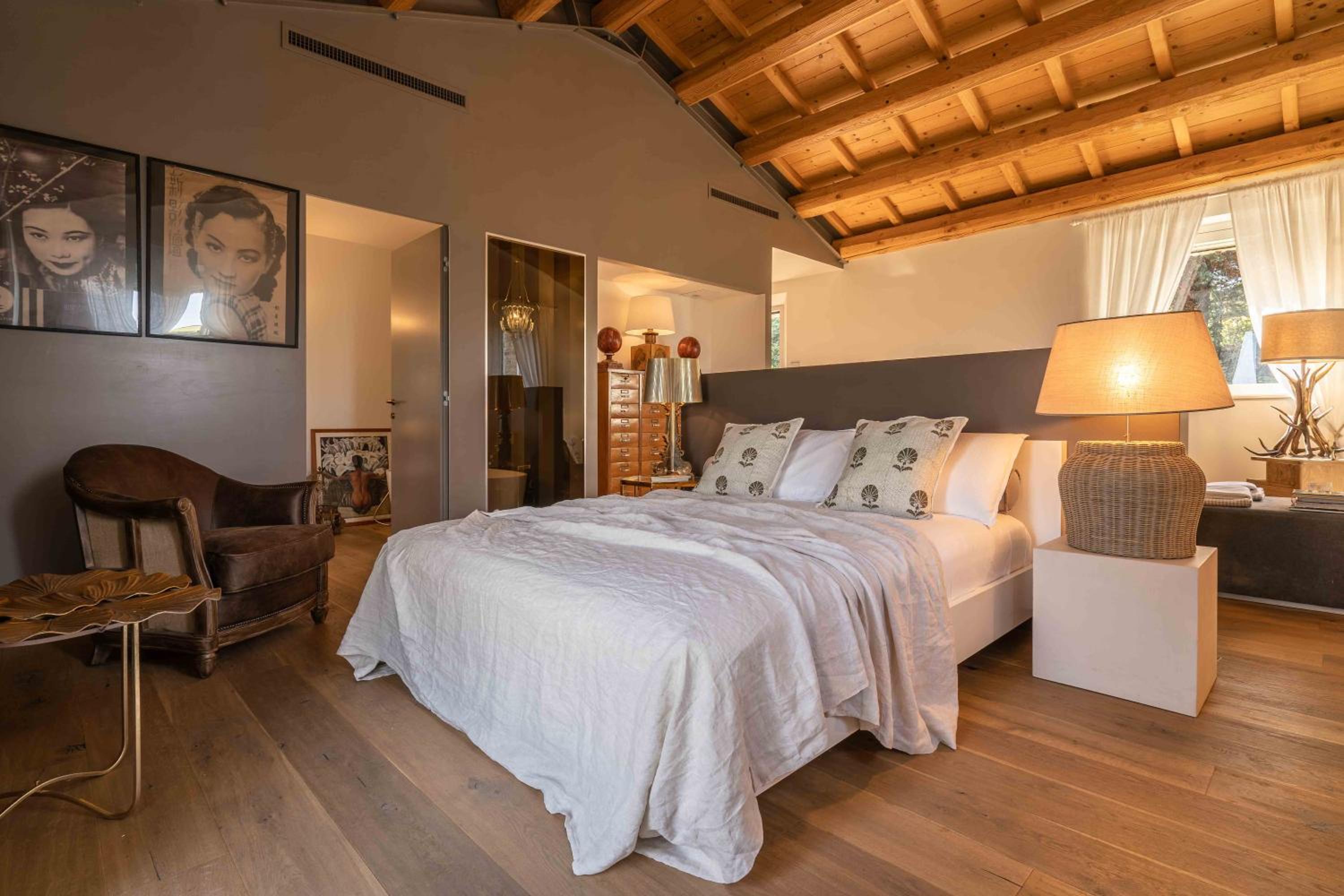 Standard King Room