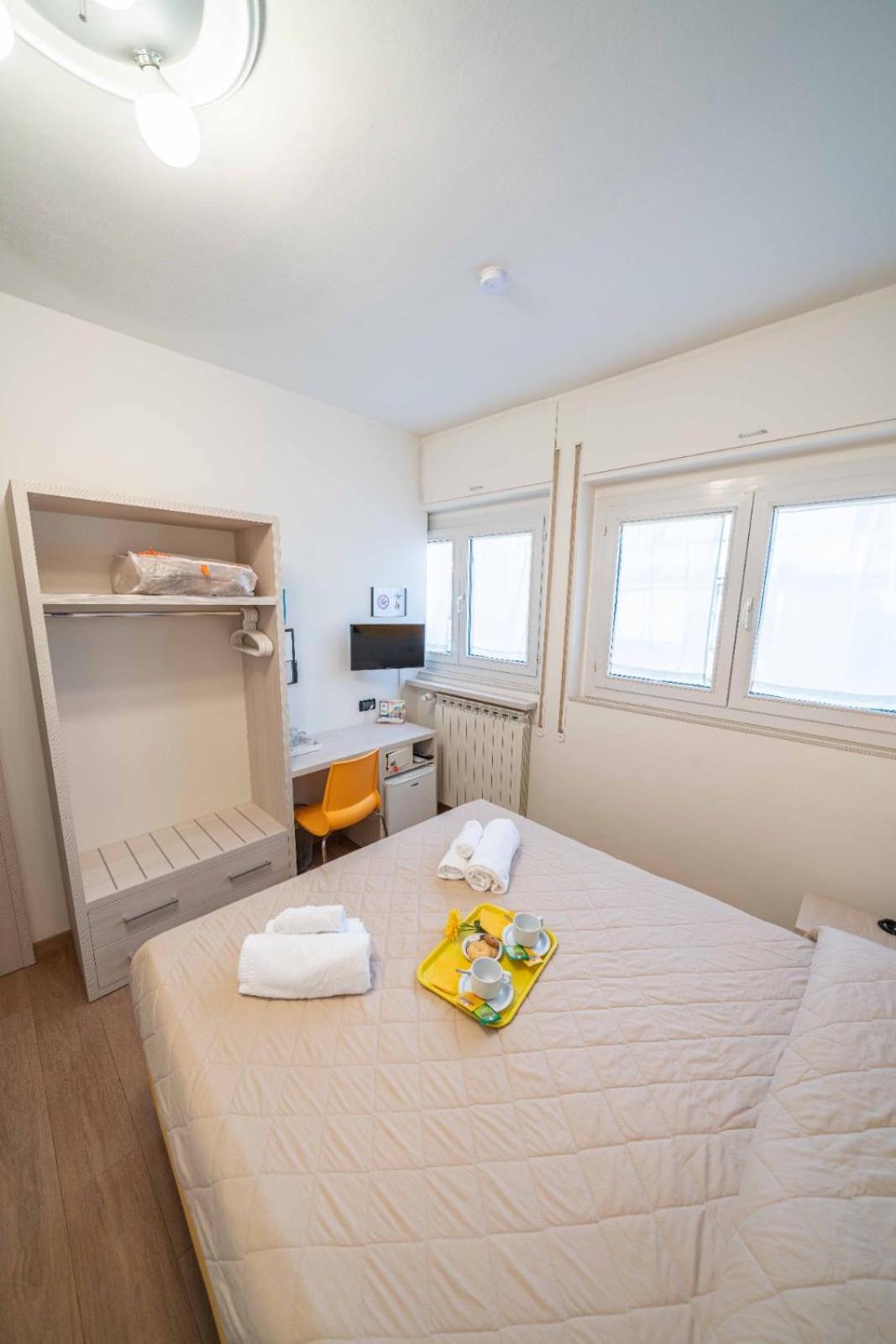Double Room - Photo 8