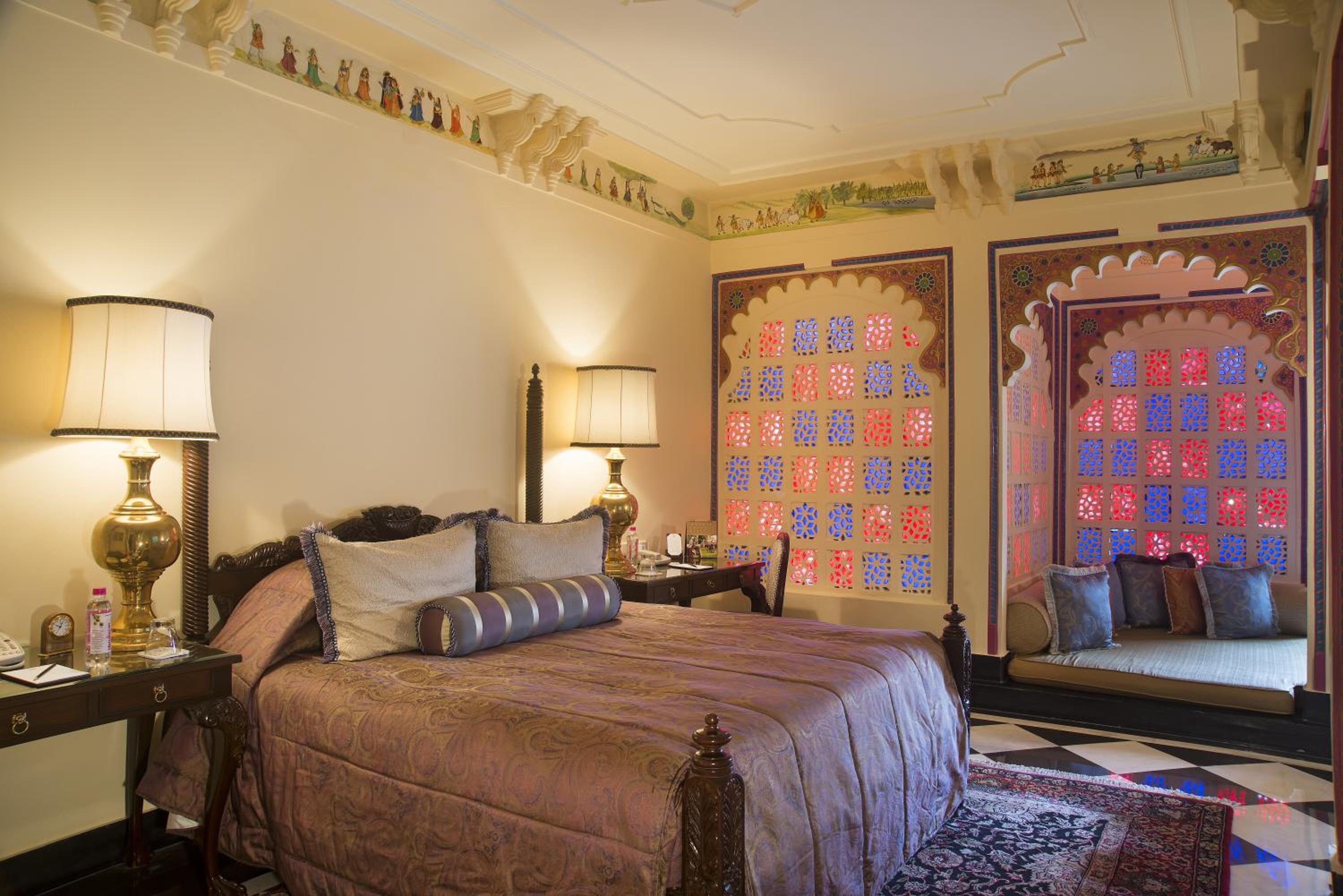 Grand Royal Suite with Lake View - Photo 6