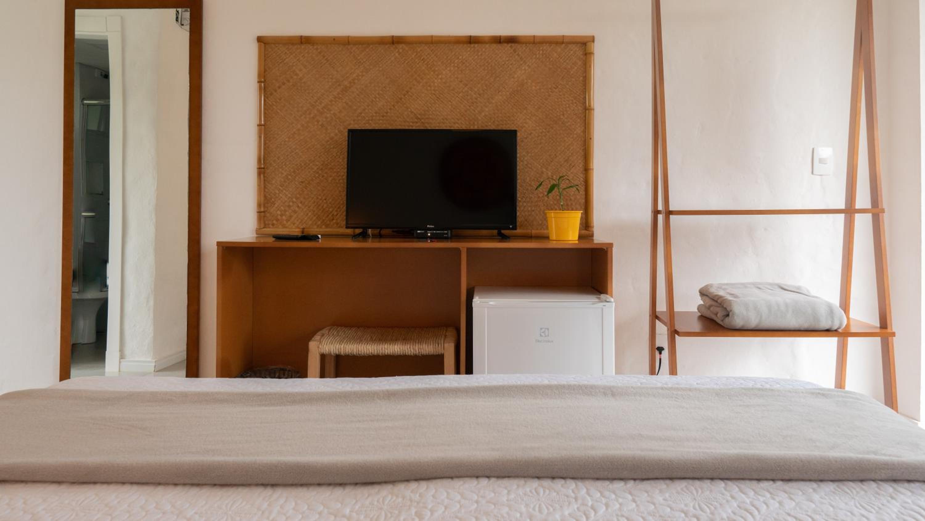 Double Room with Patio - Photo 8