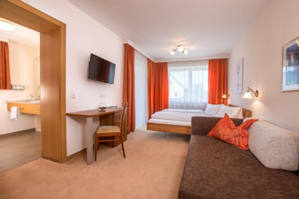 Double Room with Balcony photo 3