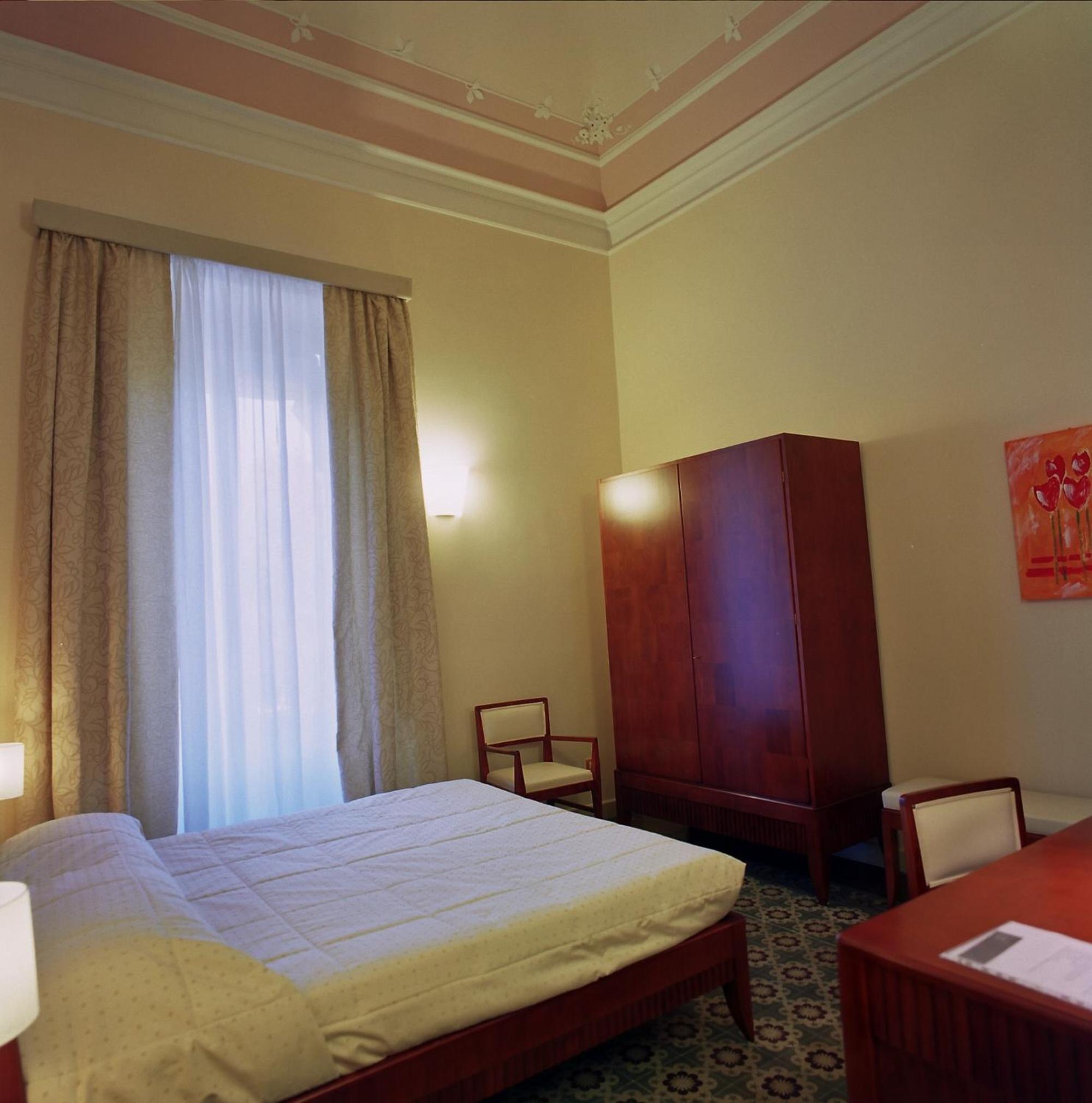 Double Room - Photo 3