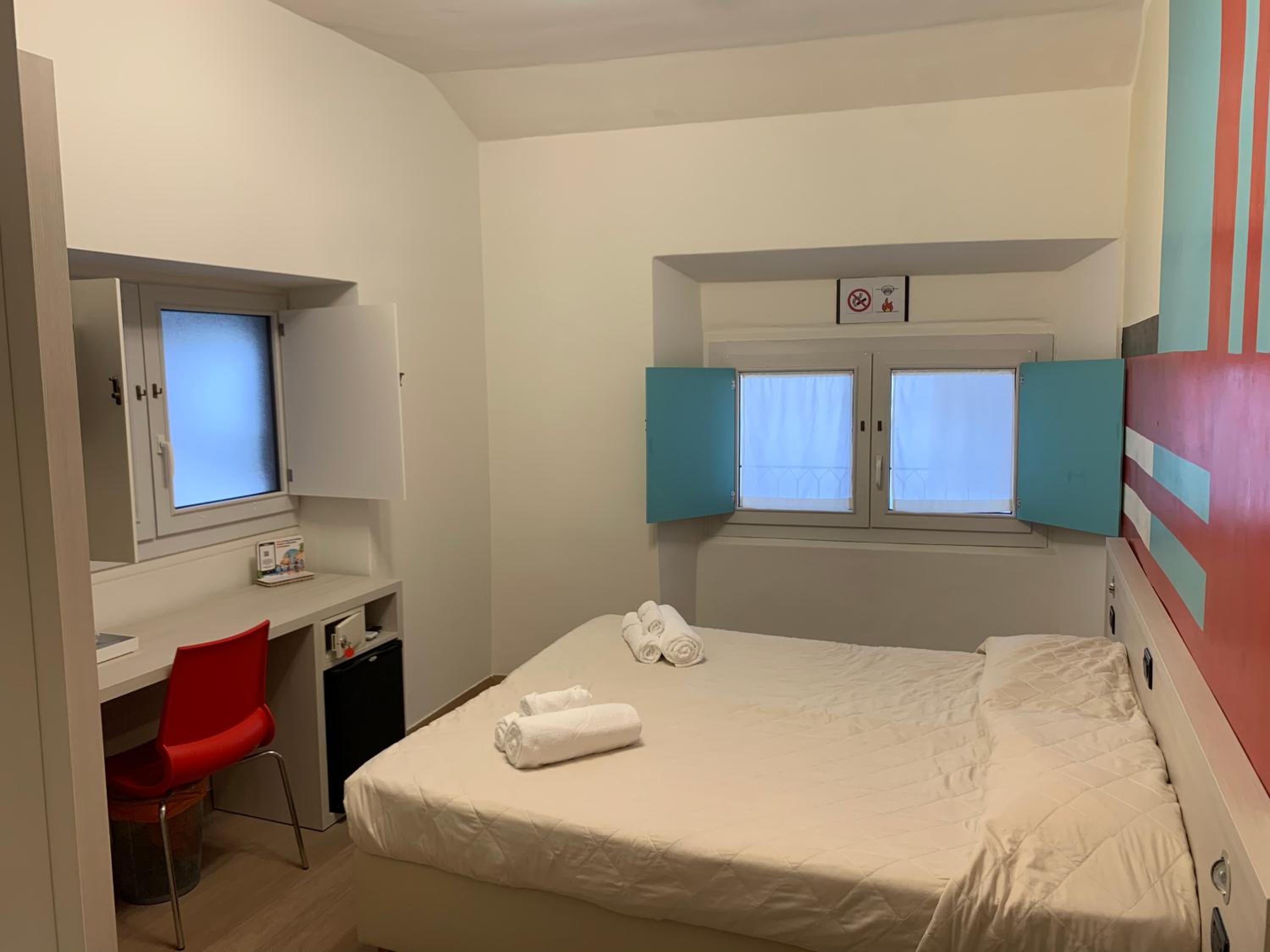 Double or Twin Room - Photo 9