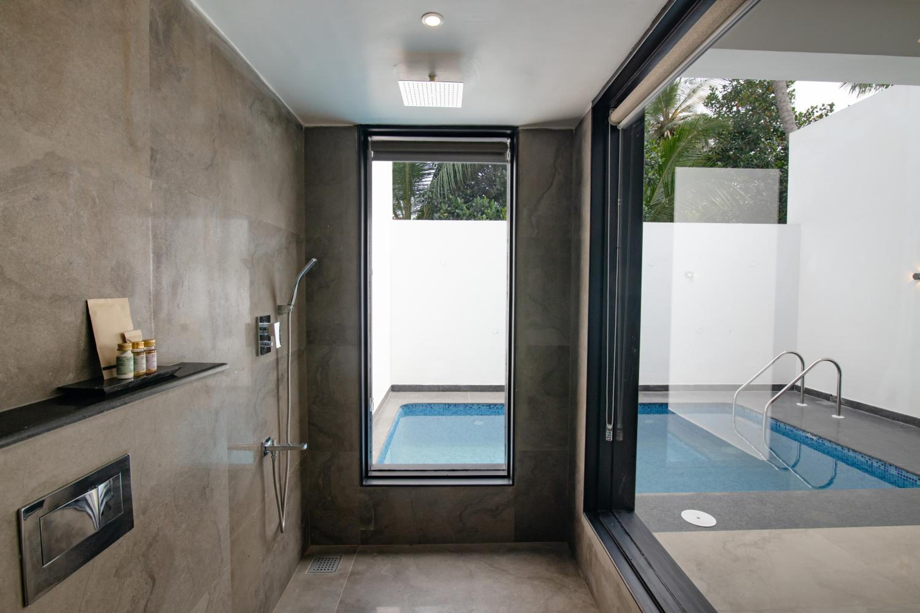 Villa with Private Pool - Photo 6
