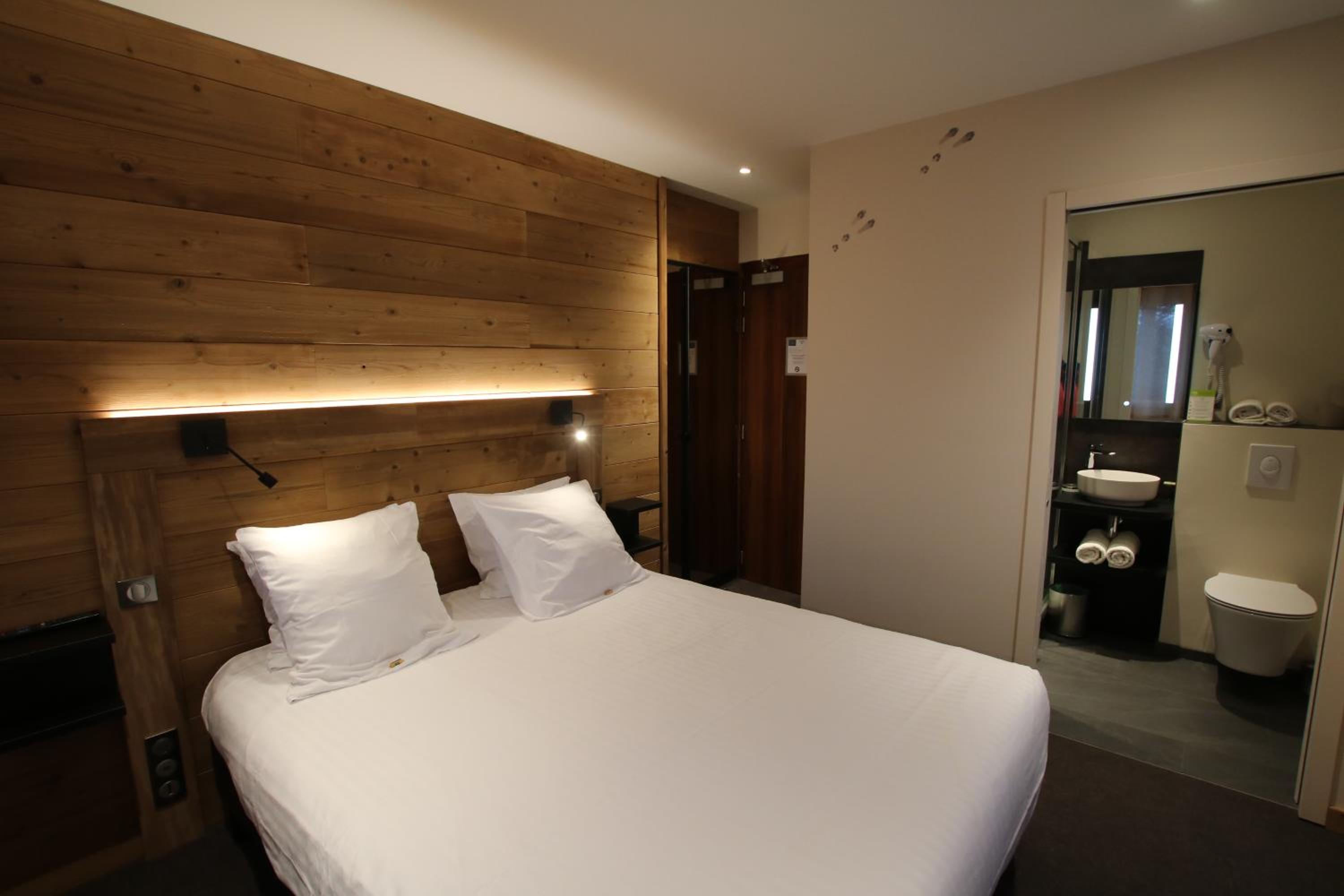 Standard  Double Room - Annex photo 2