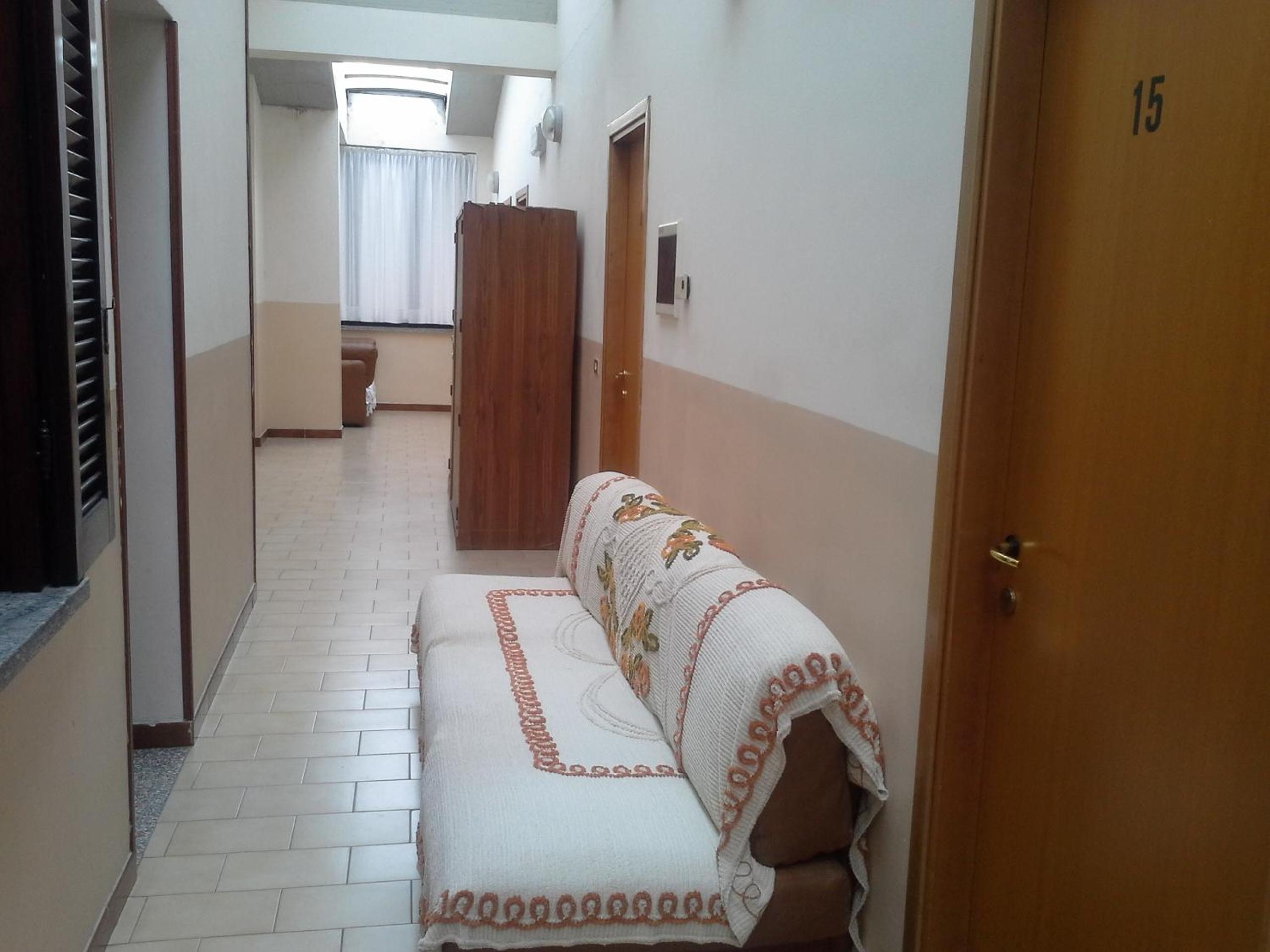 Single Room photo 1
