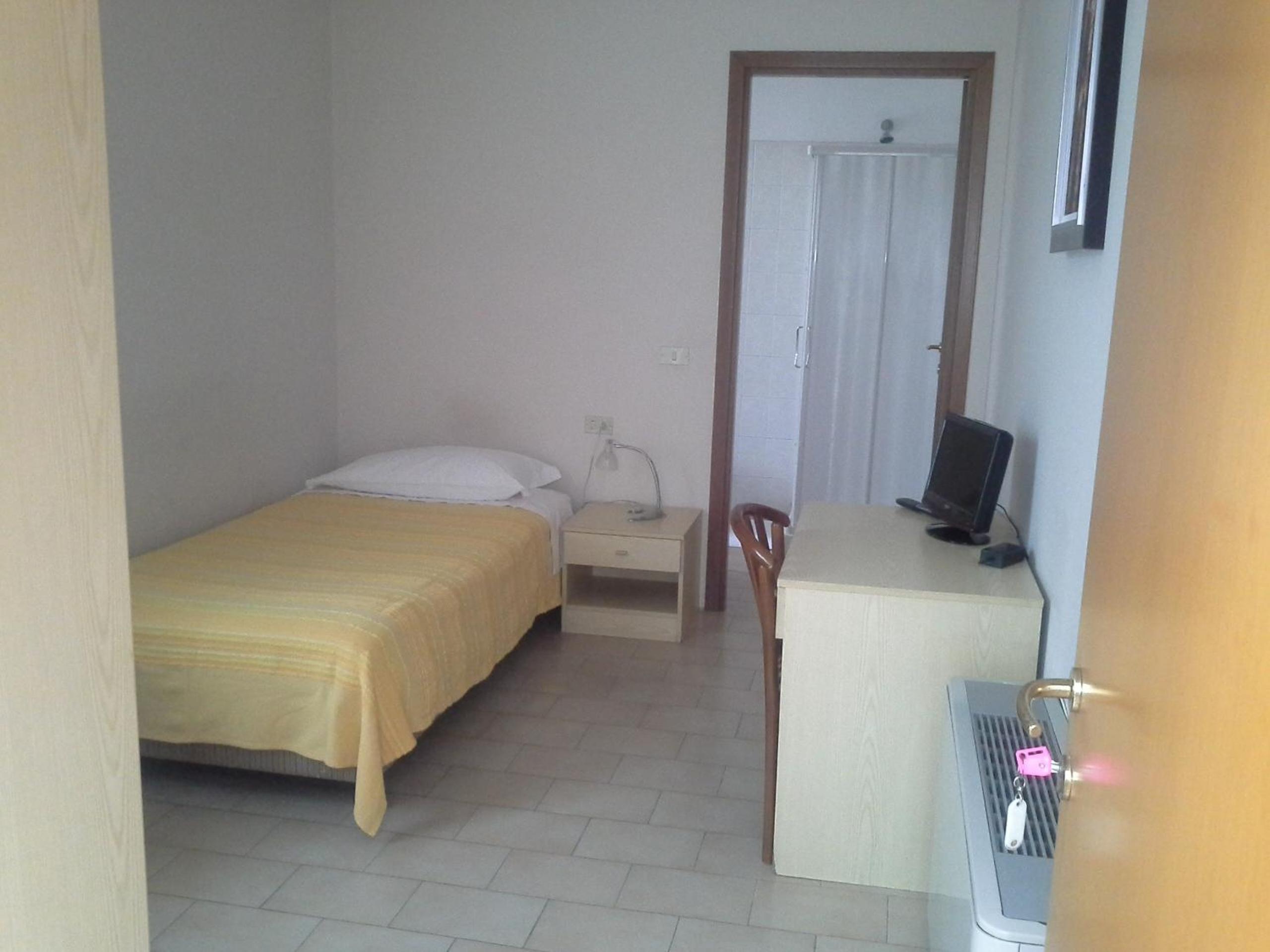 Single Room photo 3