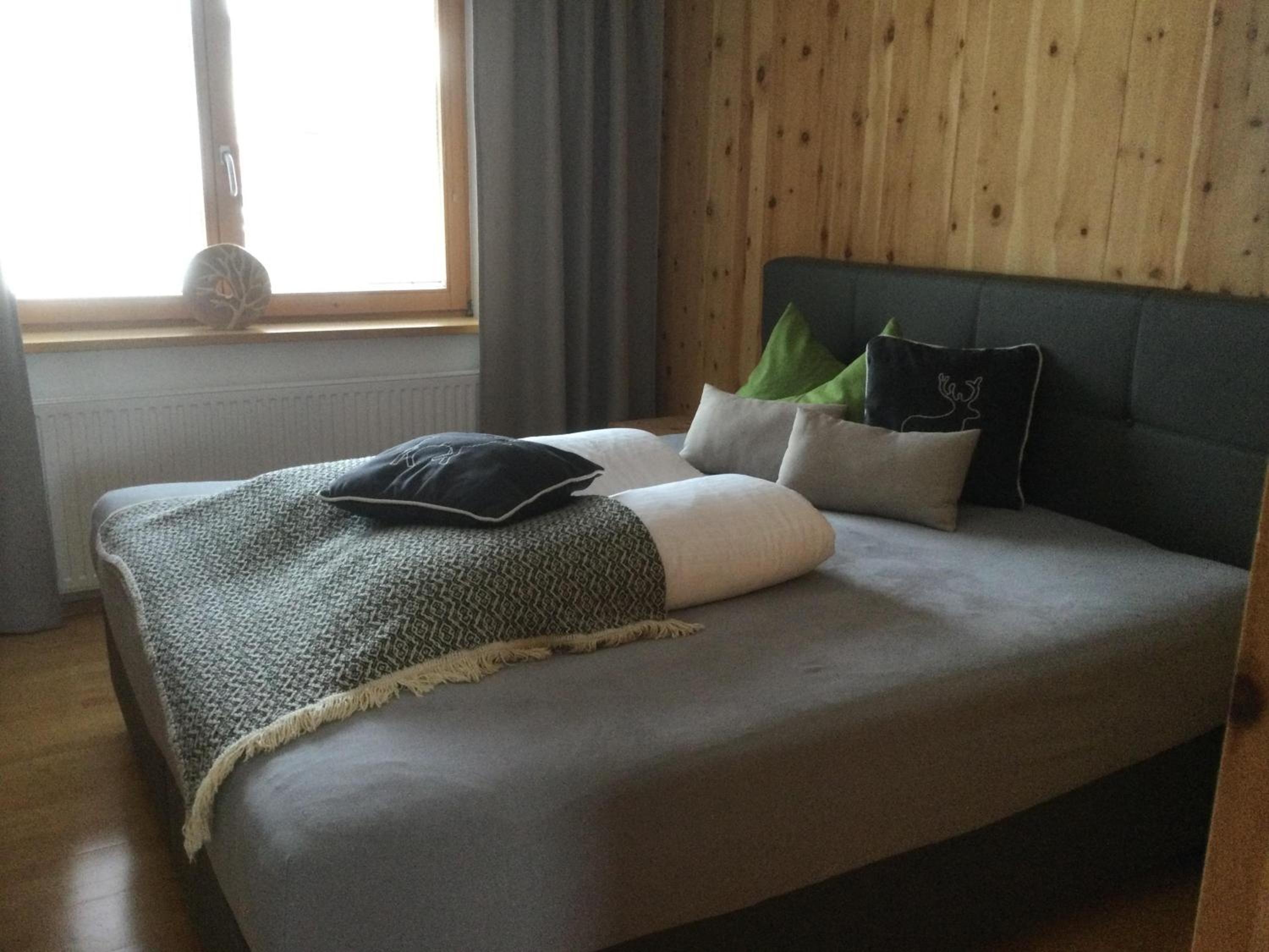 One-Bedroom Apartment with Shower photo 1